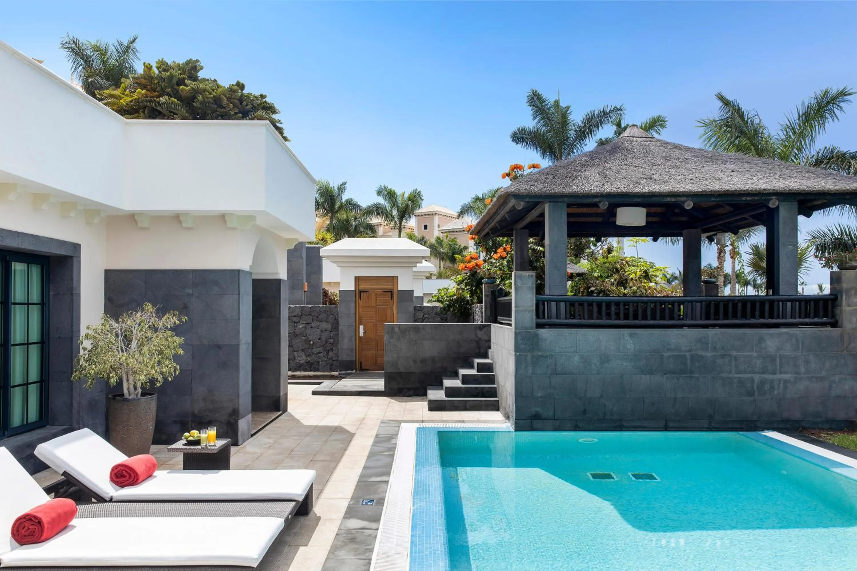 Property building in Casa de las Artes, member of Meliá Collection