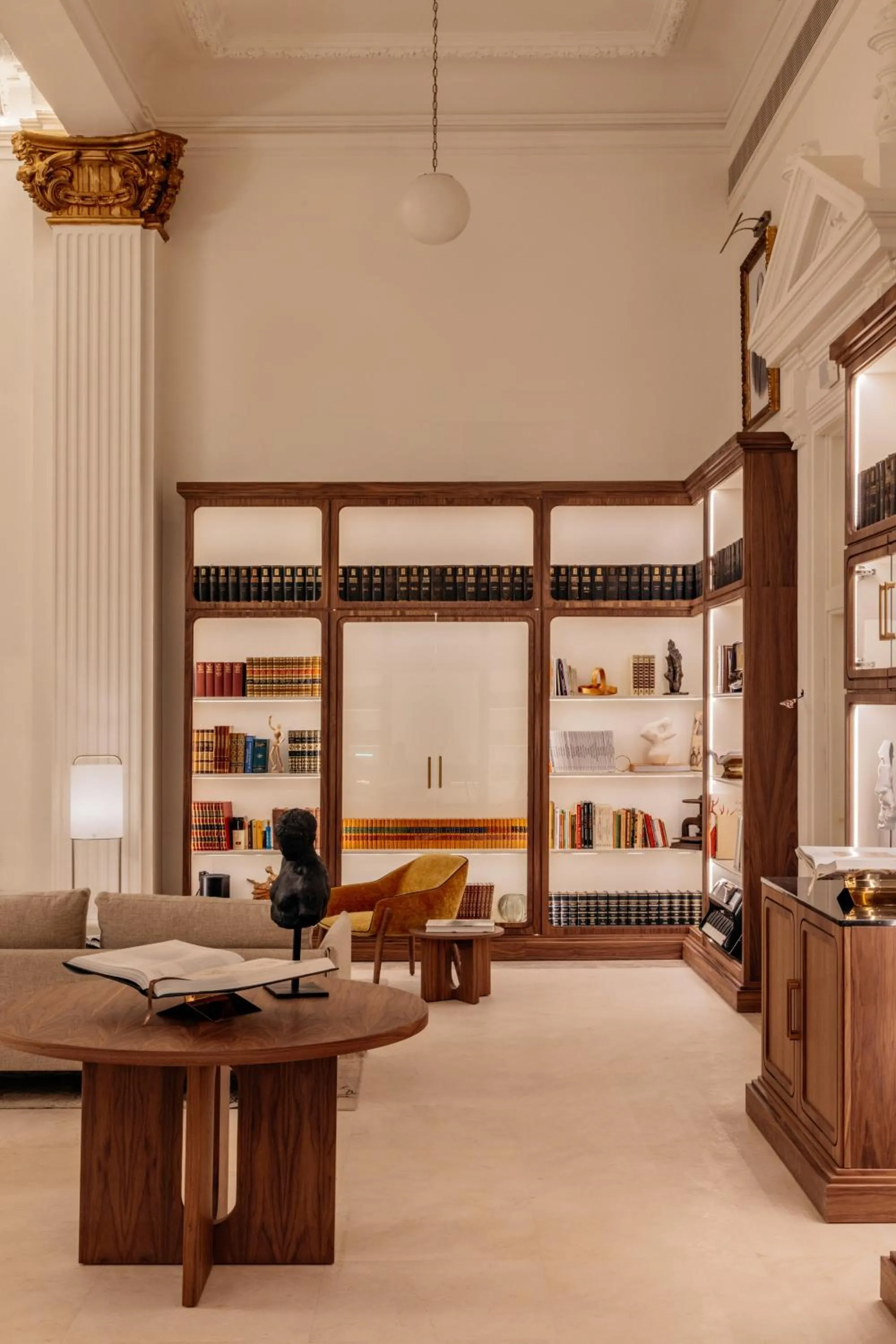 Library in Casa de las Artes, member of Meliá Collection