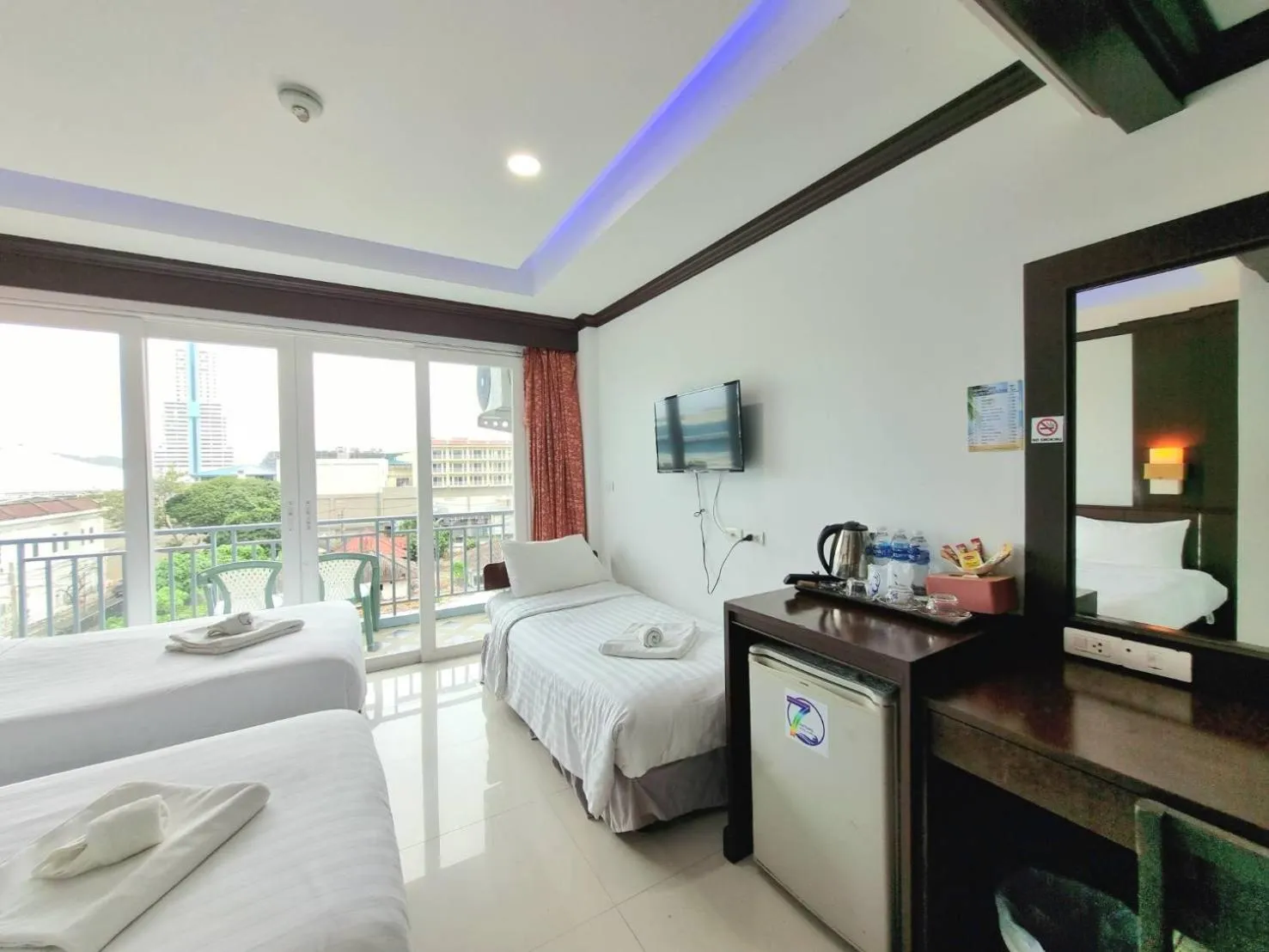 Communal lounge/ TV room, Bed in 77 Patong Hotel & Spa