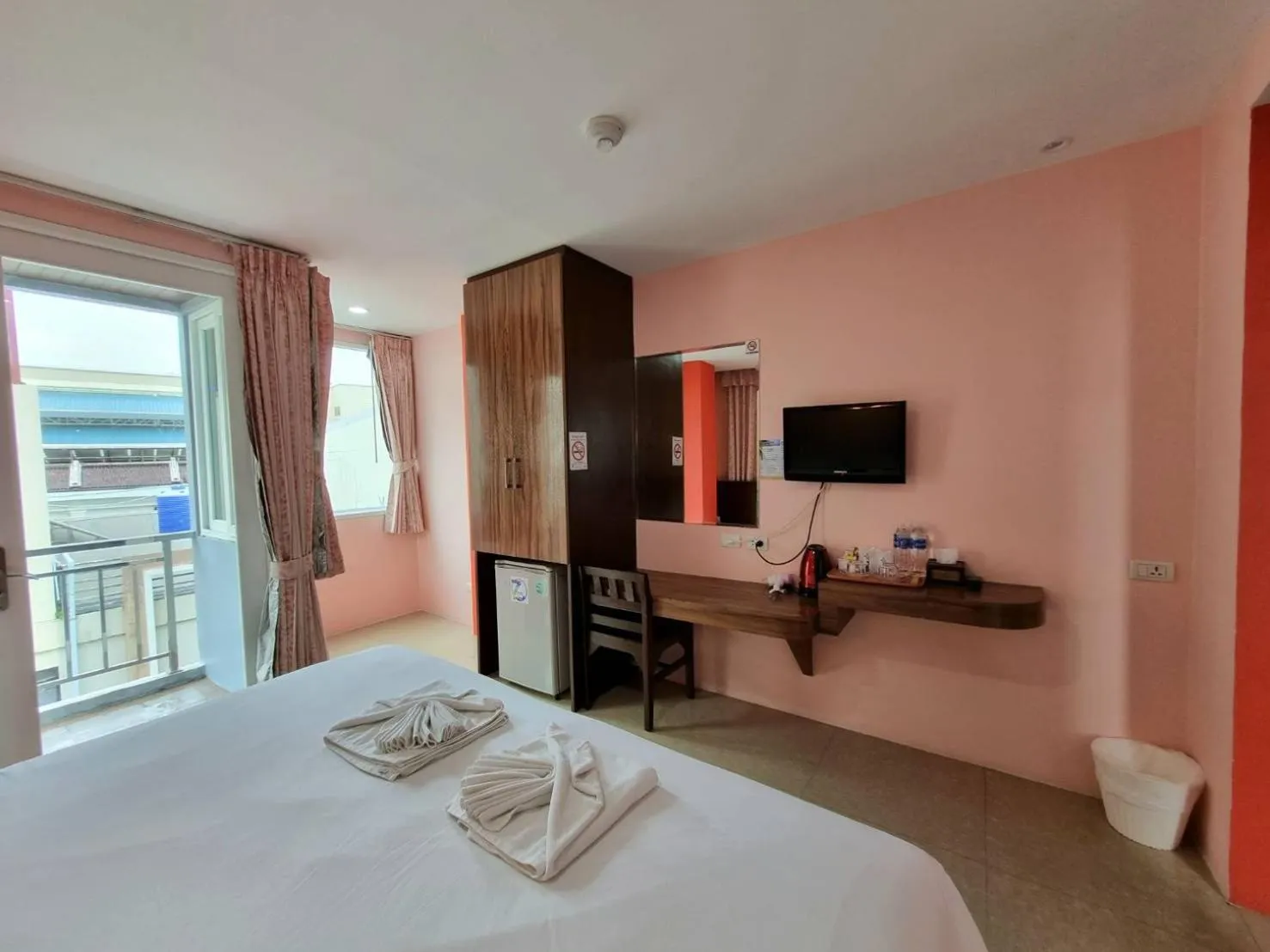 Communal lounge/ TV room, Bed in 77 Patong Hotel & Spa