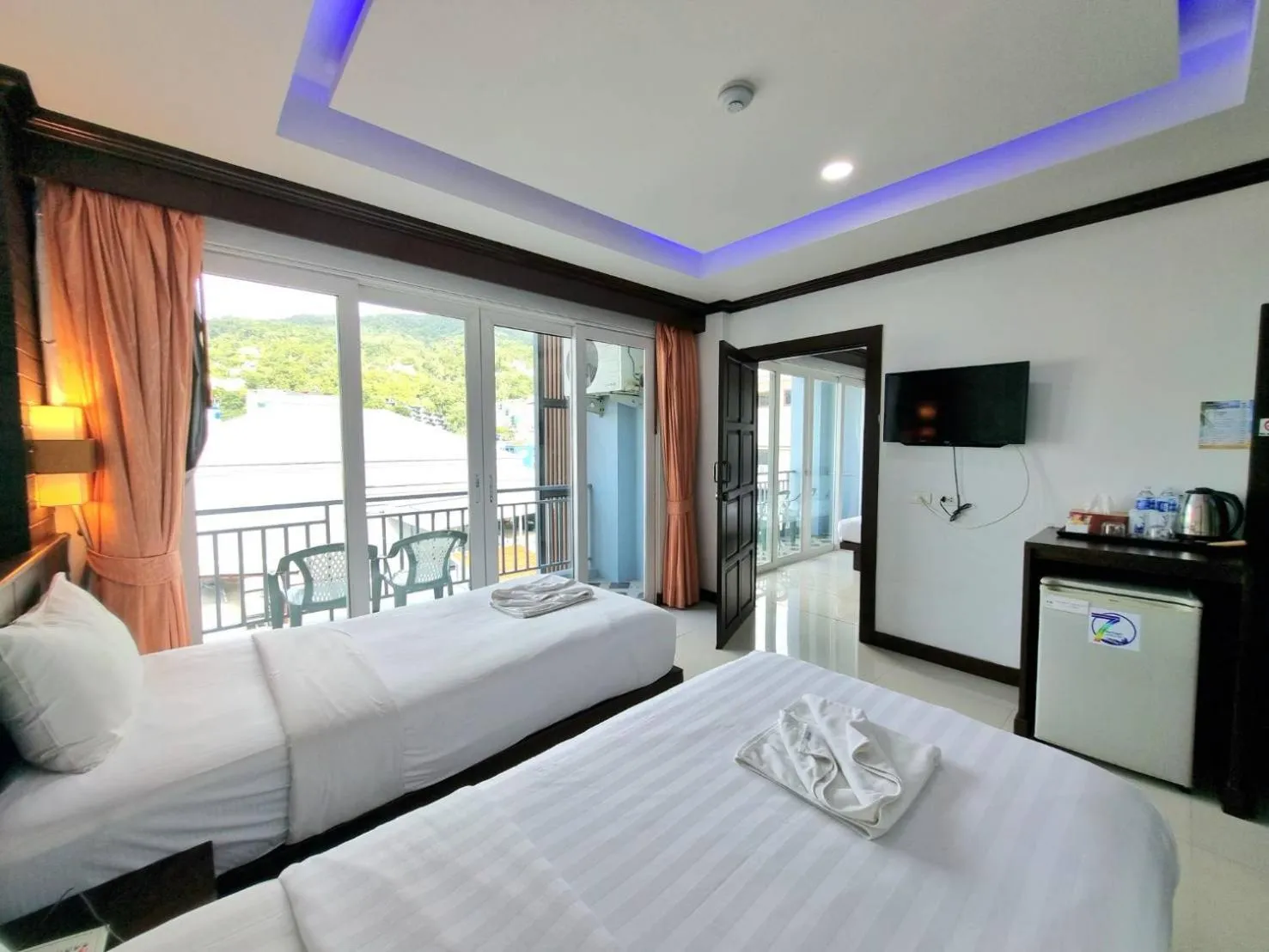 Communal lounge/ TV room, Bed in 77 Patong Hotel & Spa