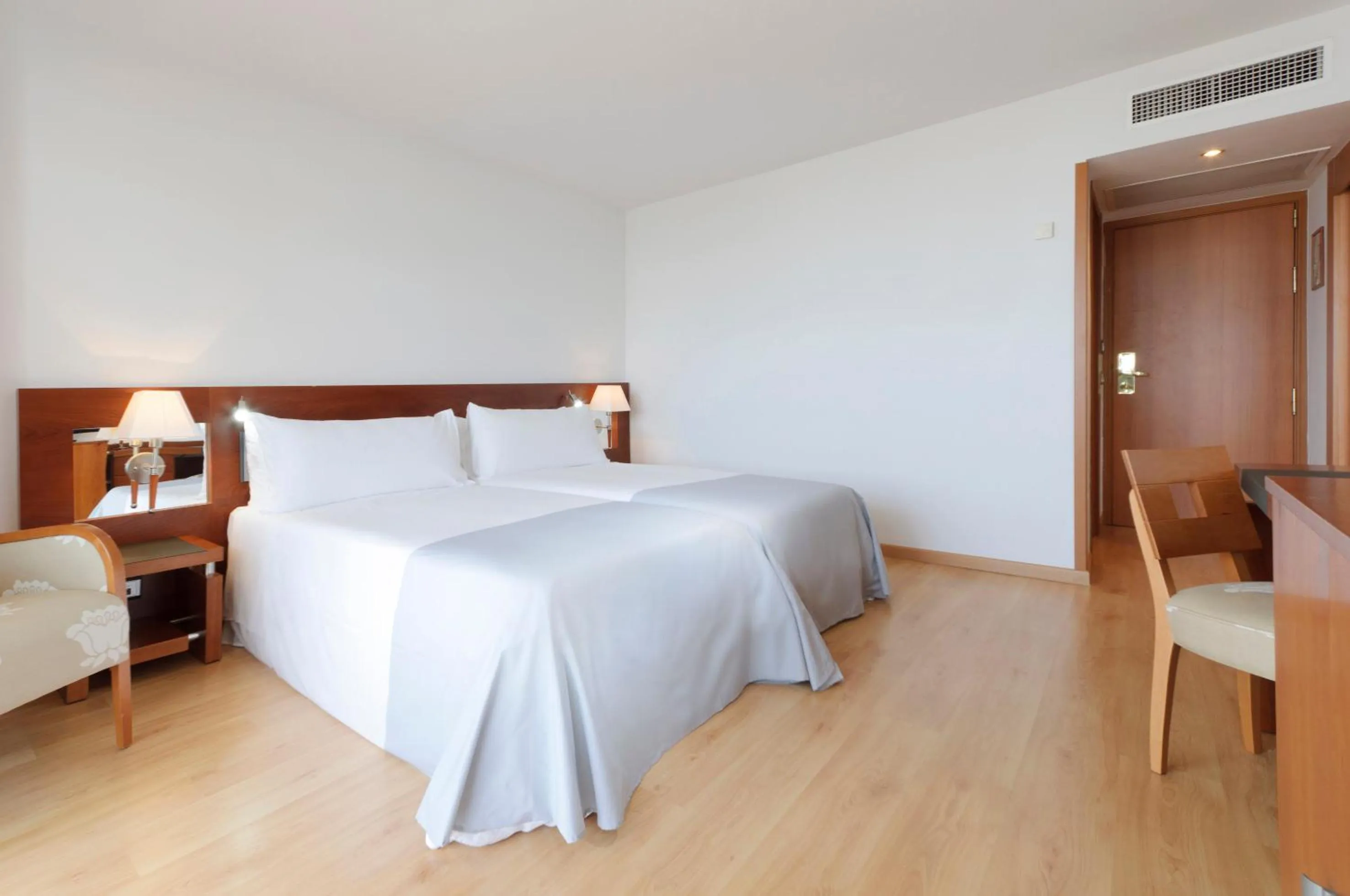 Photo of the whole room, Bed in Hotel Palma Bellver , Affiliated by Meliá