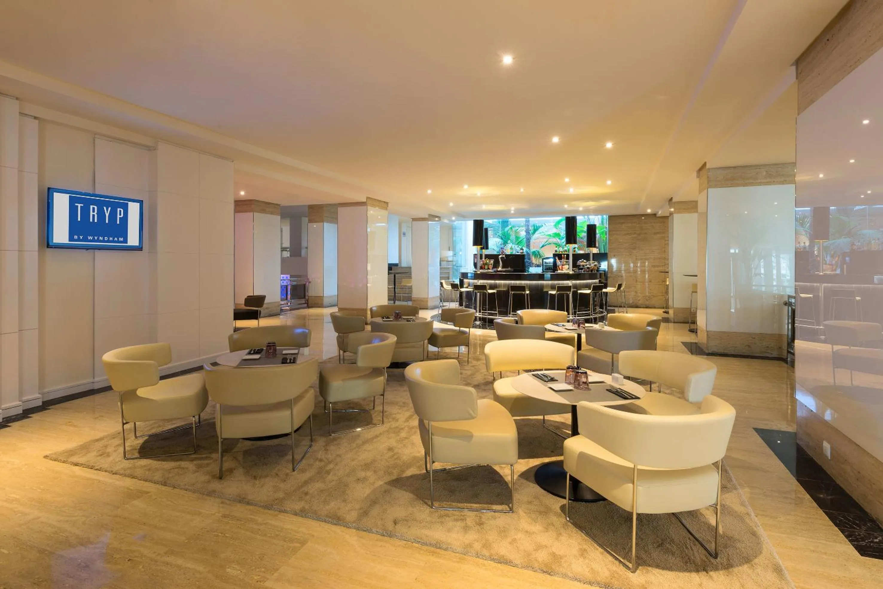 Communal lounge/ TV room in Hotel Palma Bellver , Affiliated by Meliá