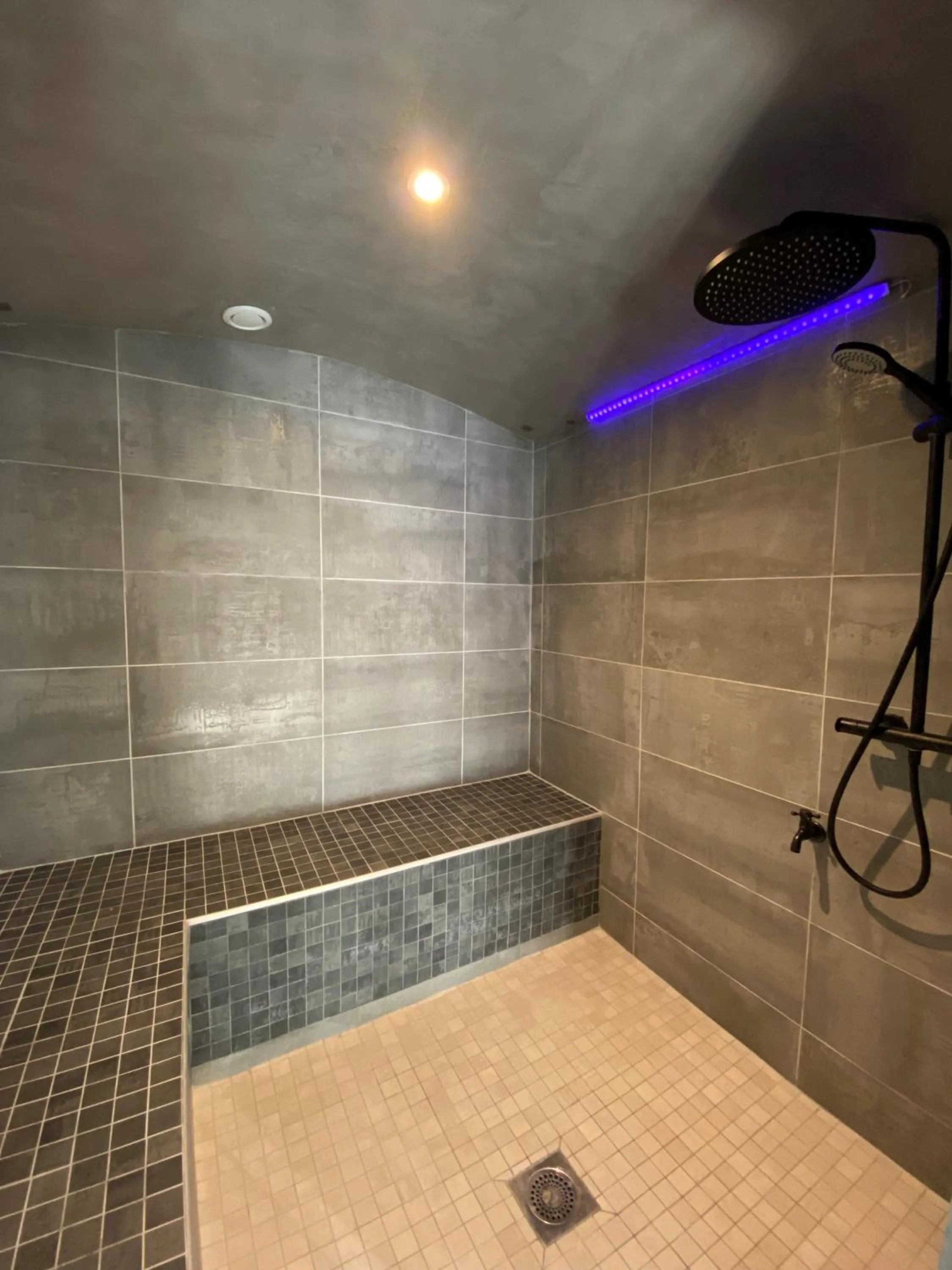 Shower in Appartement Carpe diem