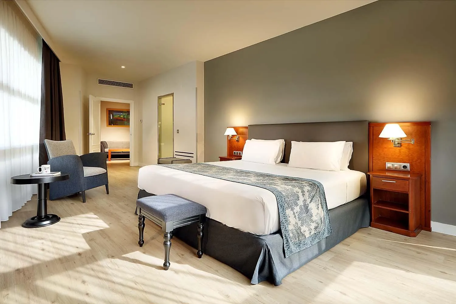 Bed in Exe Isla Cartuja