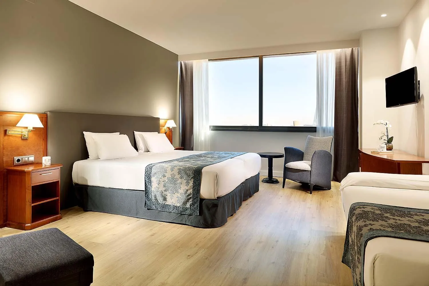 Bed in Exe Isla Cartuja