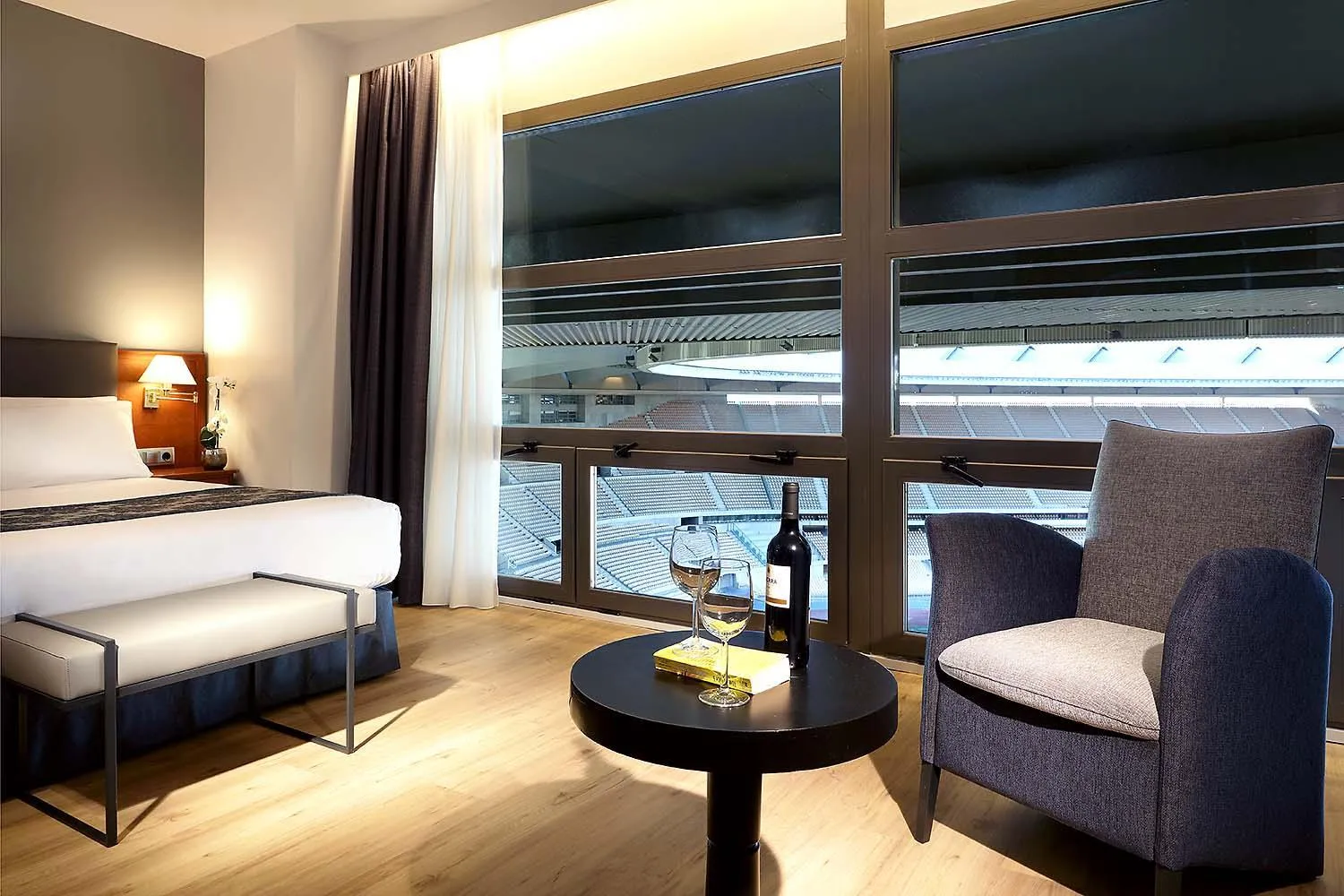 Bed in Exe Isla Cartuja