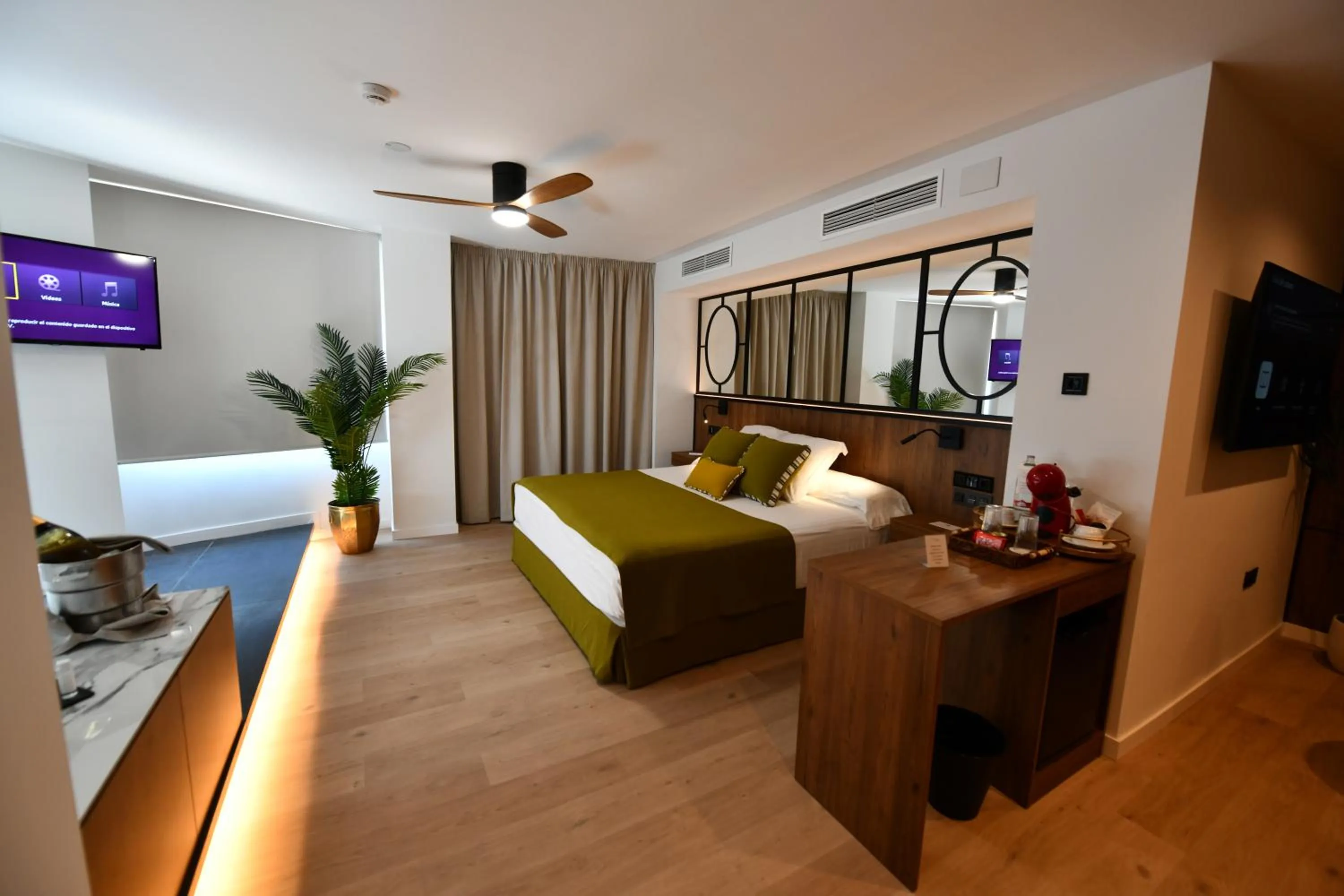 Hotel Salobreña Suites