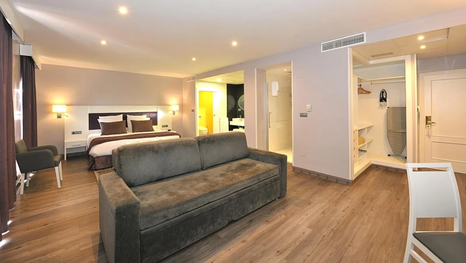 Bed in Hotel Salobreña Suites