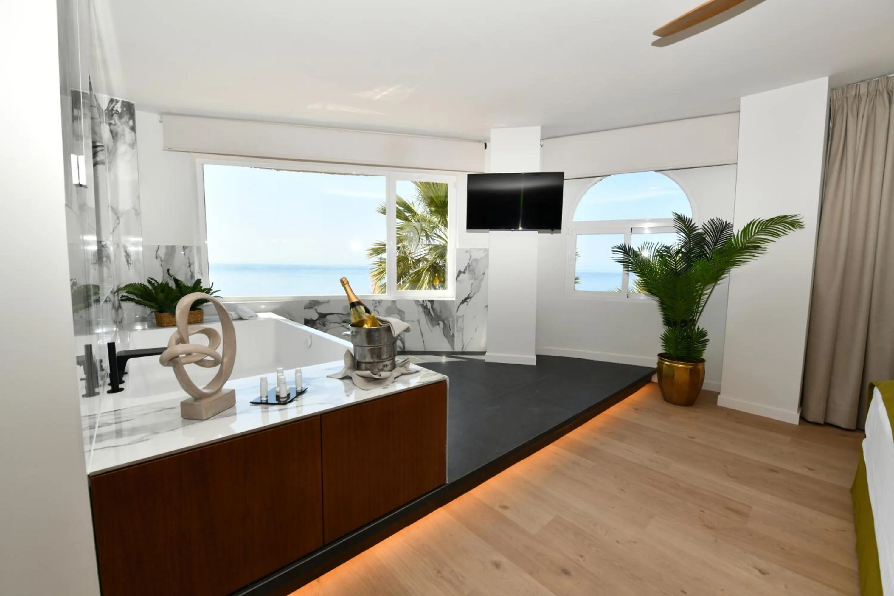 Hotel Salobreña Suites