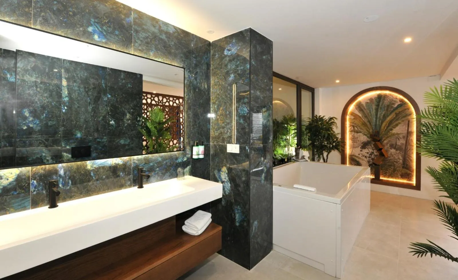 Hotel Salobreña Suites