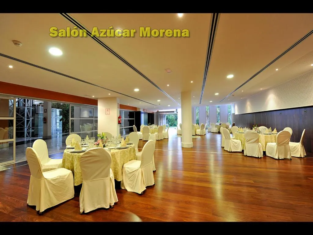 Restaurant/places to eat in Hotel Salobreña Suites