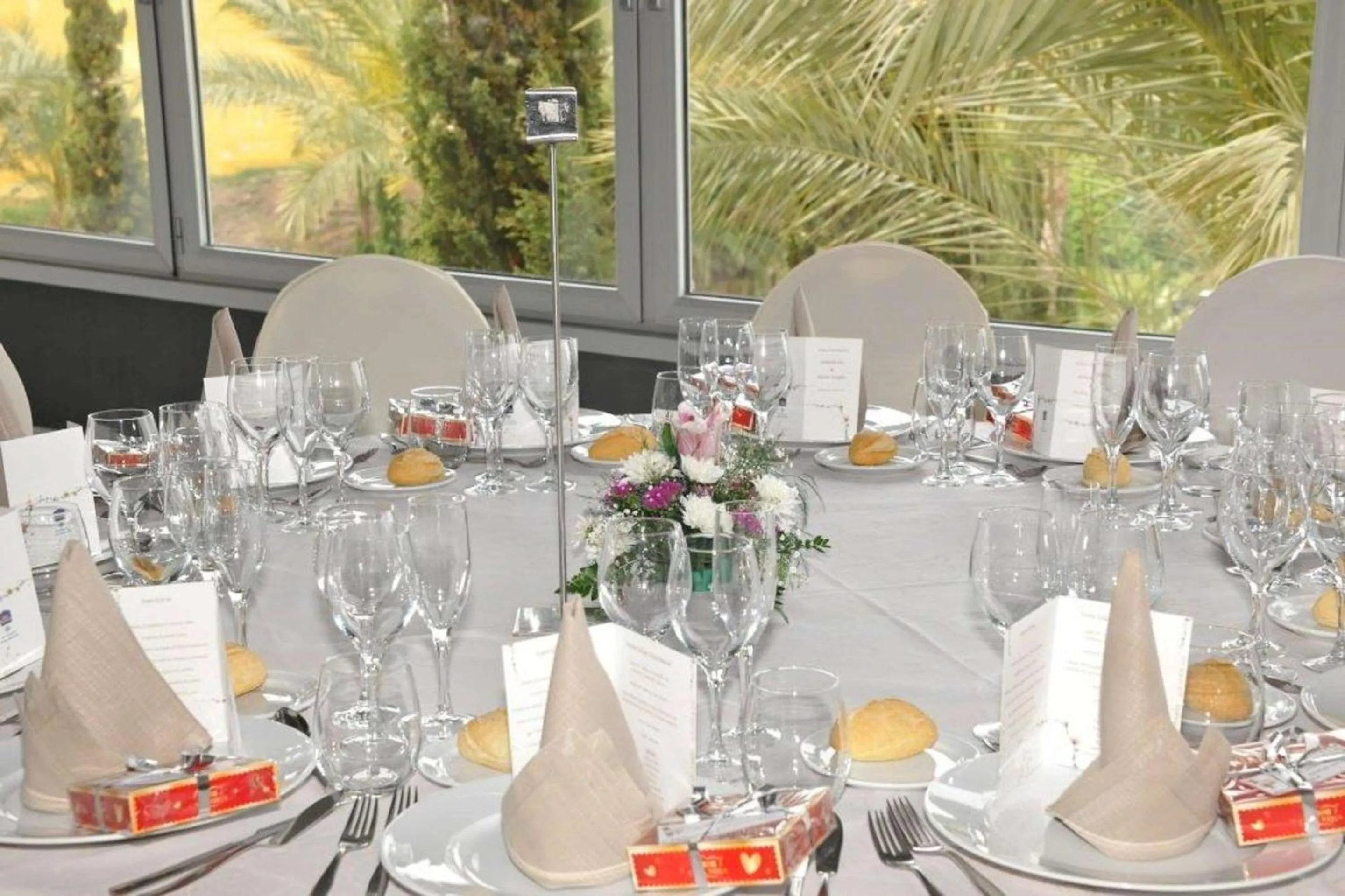 Restaurant/places to eat in Hotel Salobreña Suites