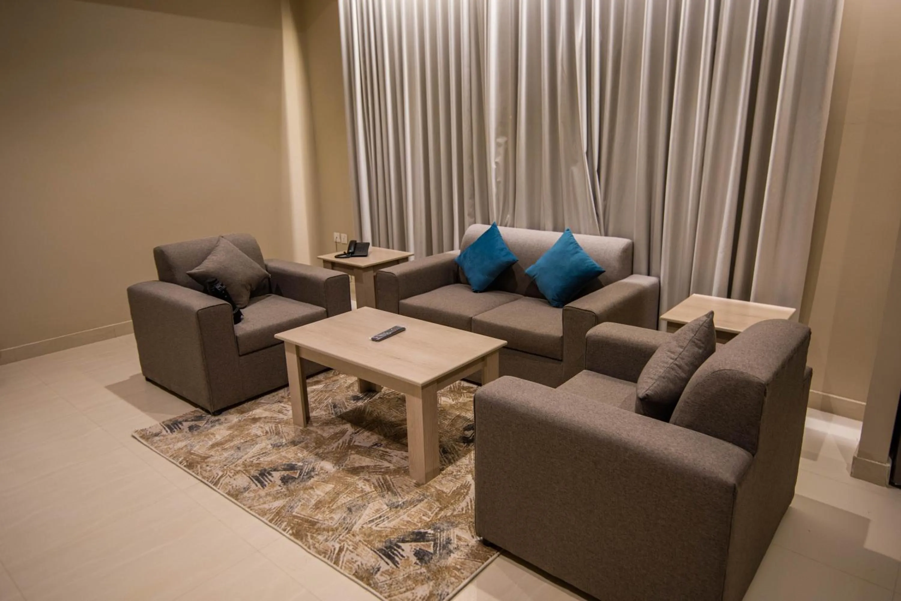 Living room in Granada Palace Inn