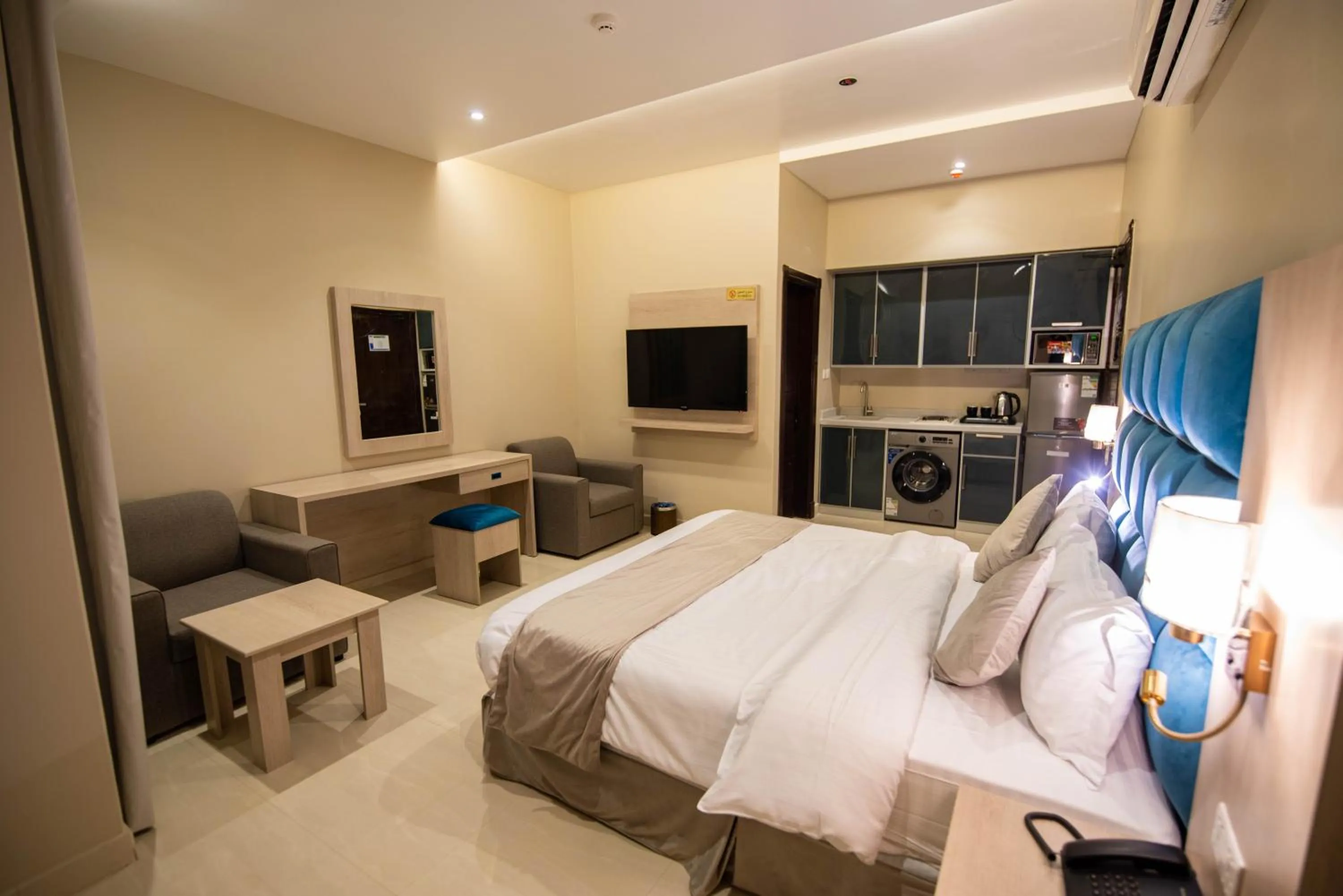 Bed in Granada Palace Inn