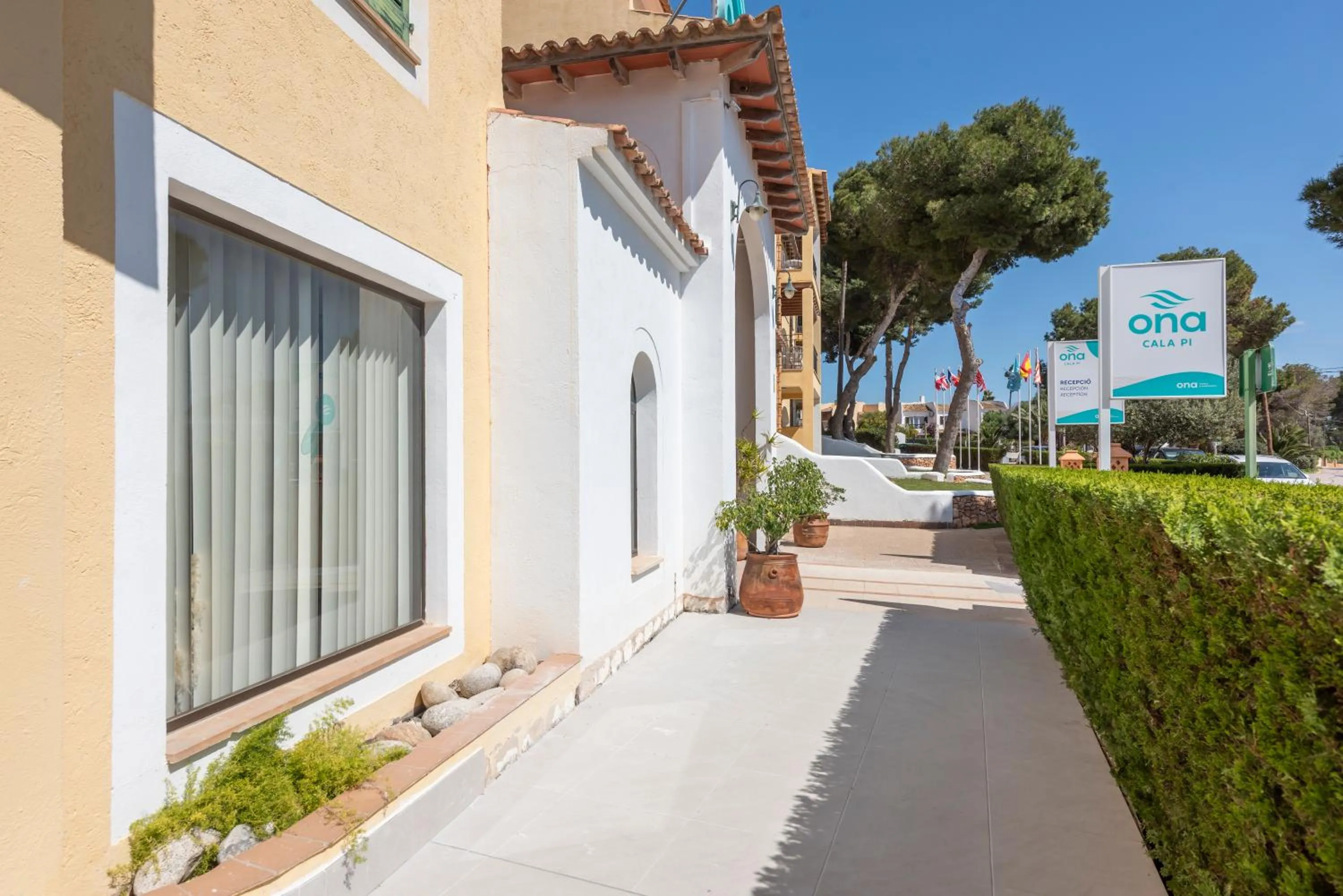 Property building in Aparthotel Ona Cala Pi Club