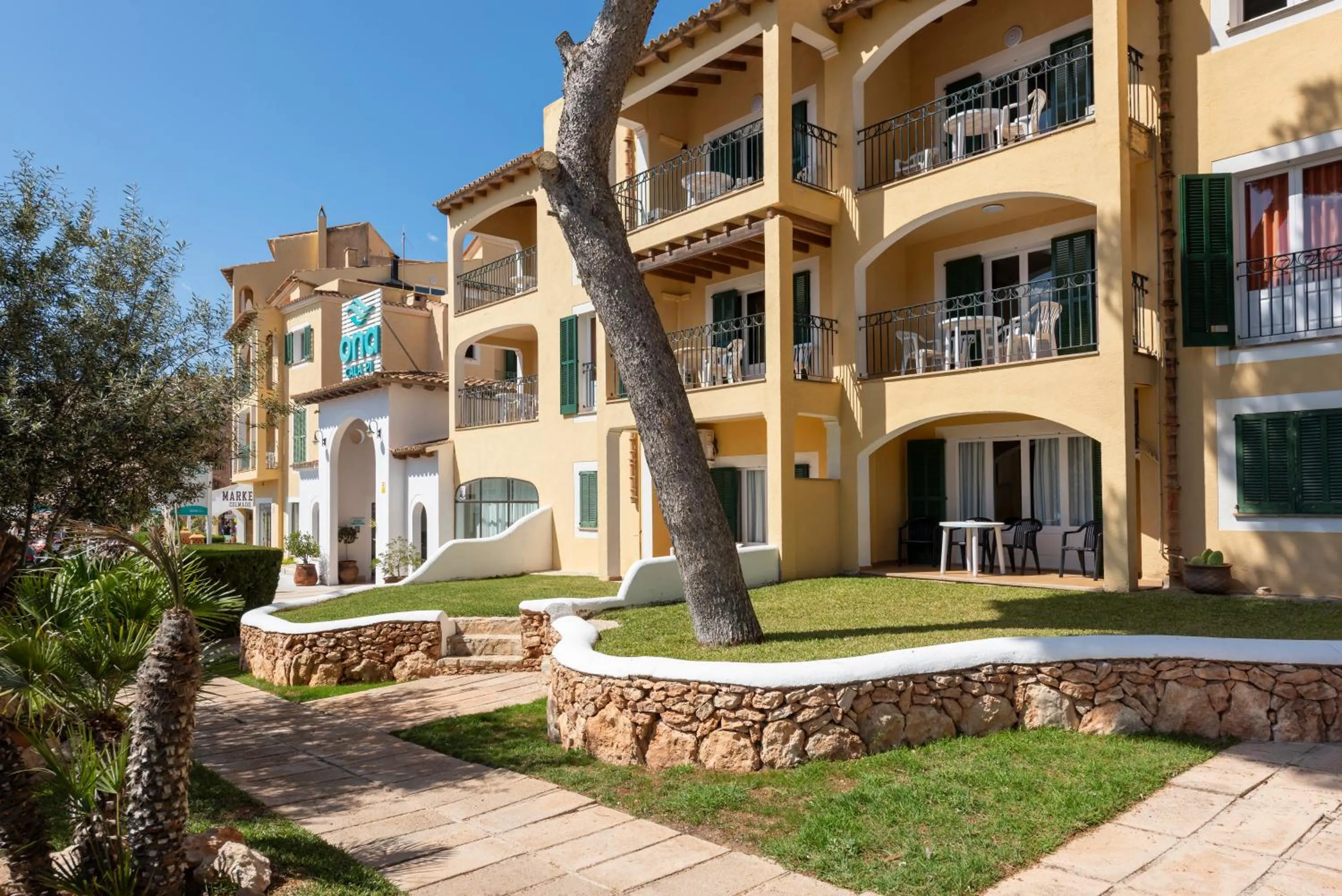 Property building in Aparthotel Ona Cala Pi Club