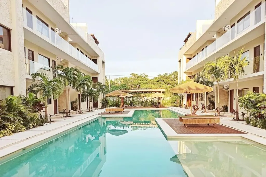 ZAAZIL, JUNGLE VIEW & GREAT POOL 100MB FIBER WIFI!