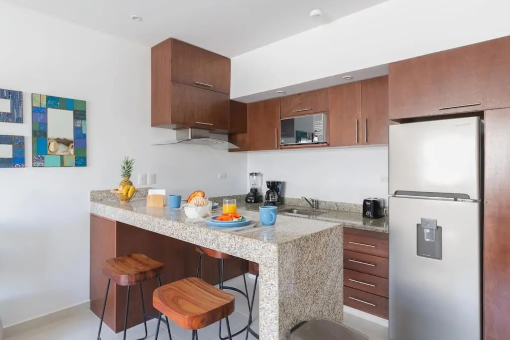 ZAAZIL, JUNGLE VIEW & GREAT POOL 100MB FIBER WIFI!