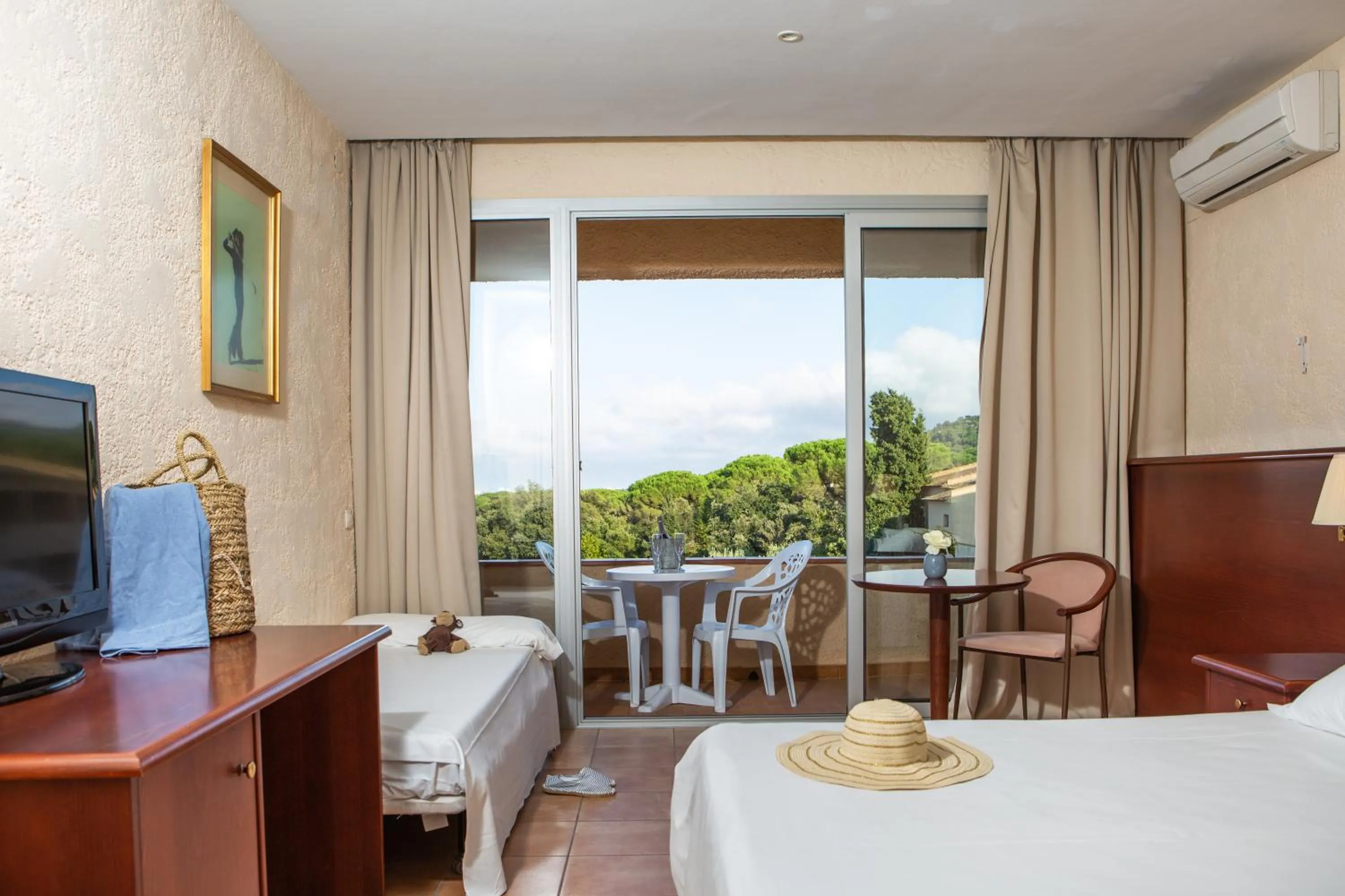 Bedroom in RVHotels Golf Costa Brava