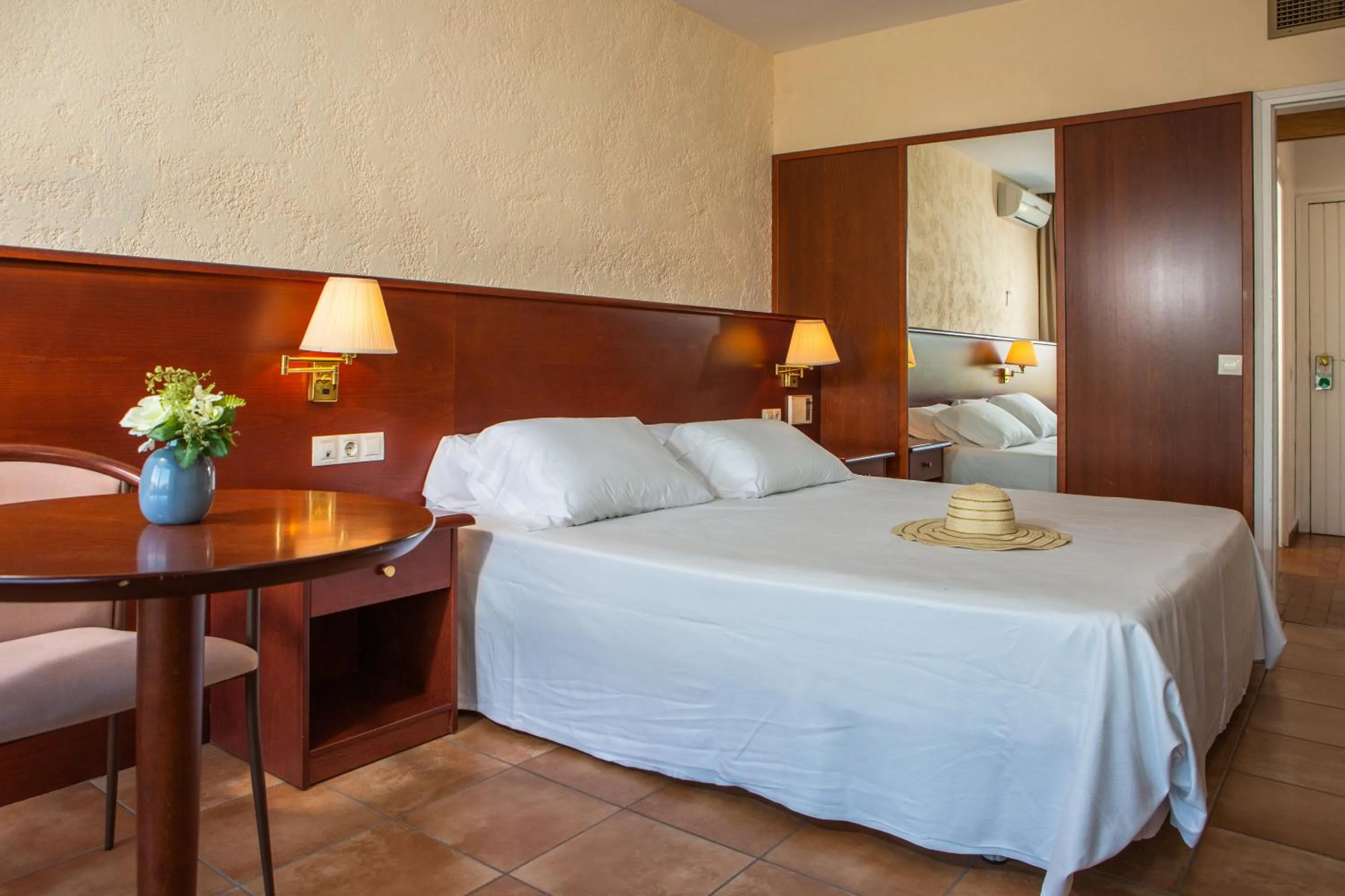 Bedroom, Bed in RVHotels Golf Costa Brava