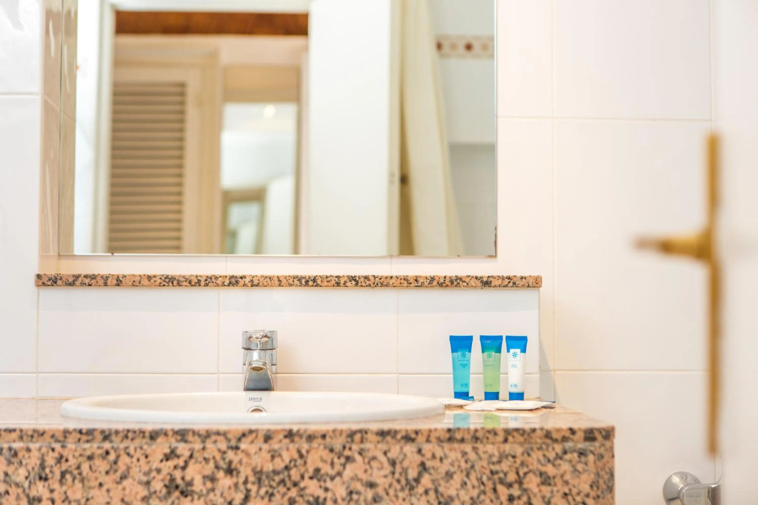 Bathroom in RVHotels Golf Costa Brava