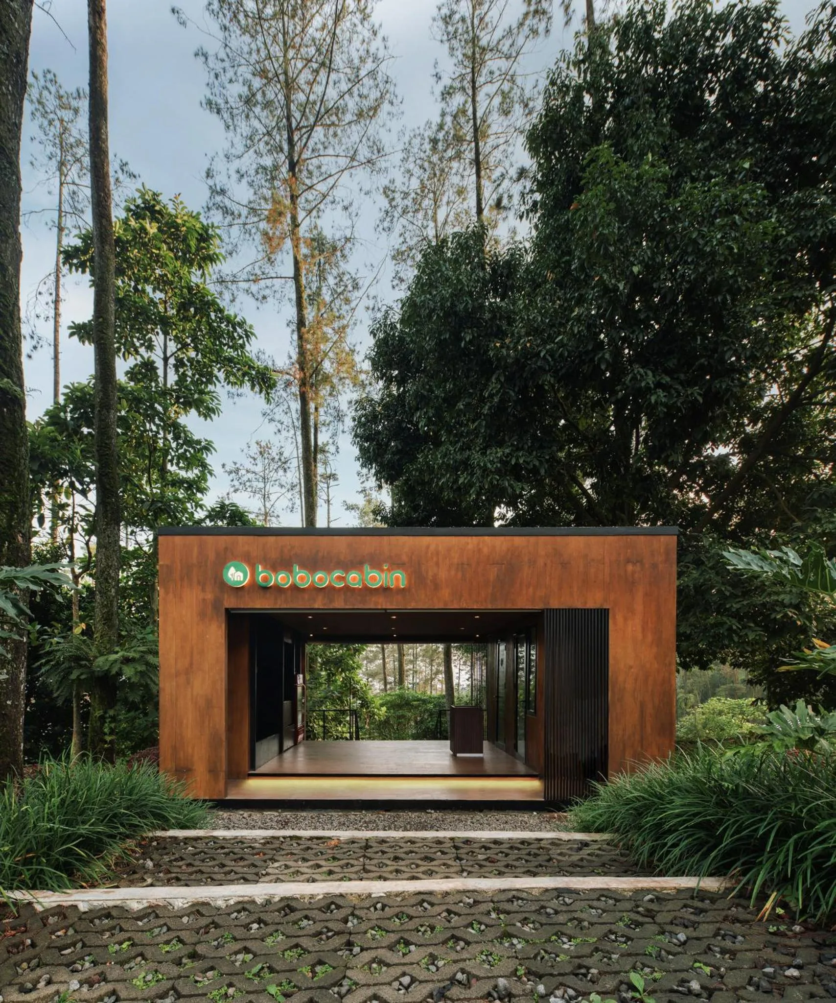 Bobocabin Pacet, Mojokerto