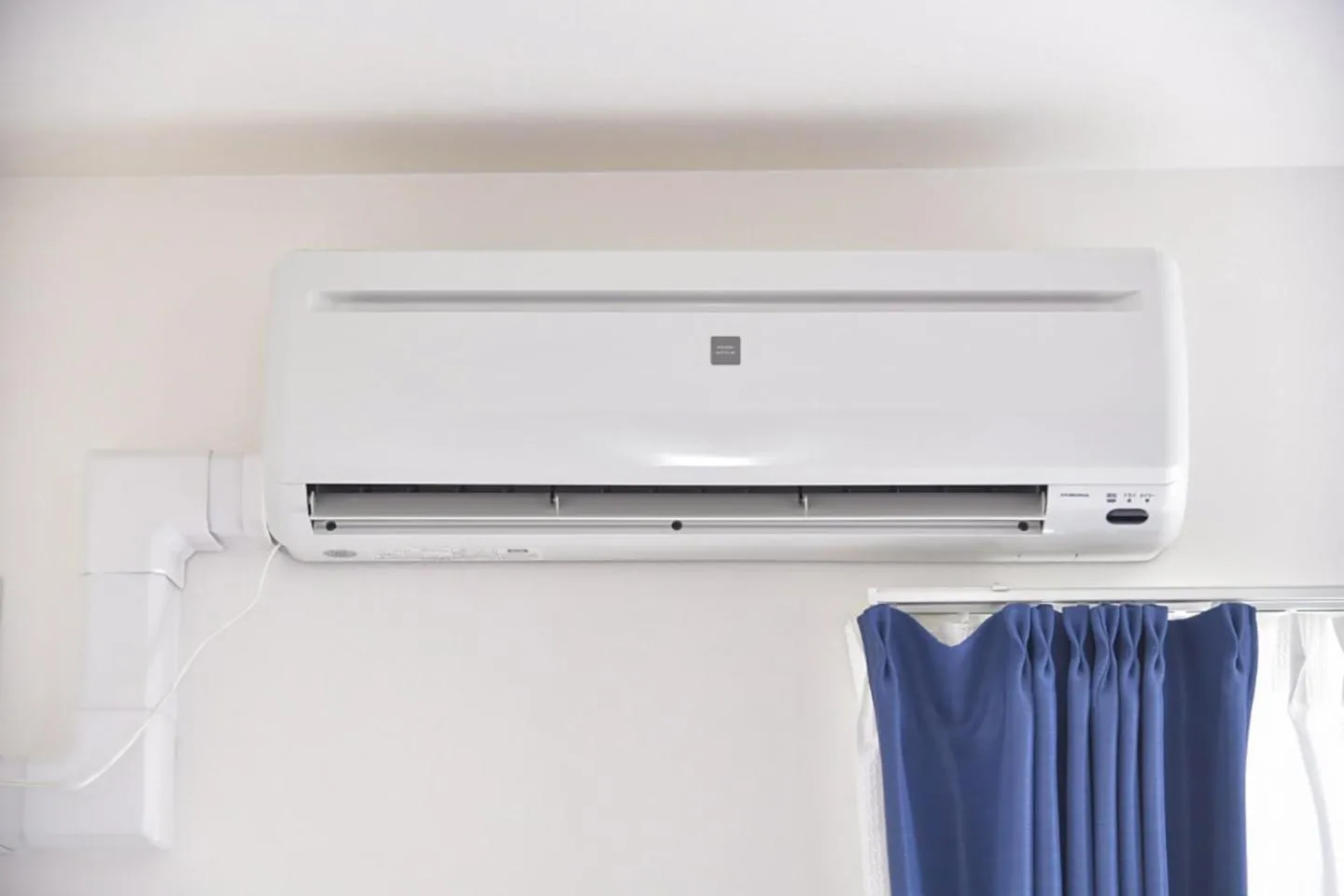 air conditioner in GLASS Yamahana EAST