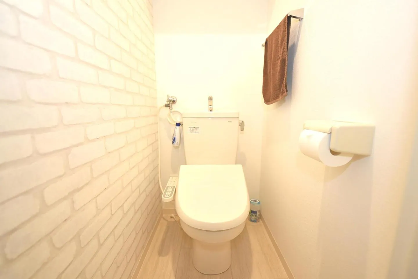 Toilet in GLASS Yamahana EAST