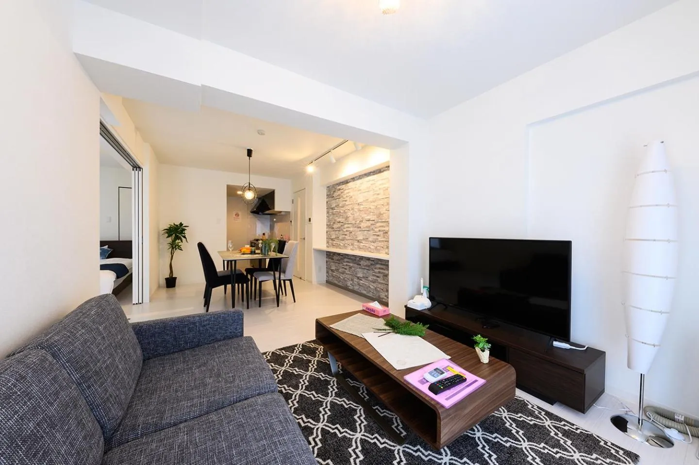 Photo of the whole room in GLASS Yamahana EAST