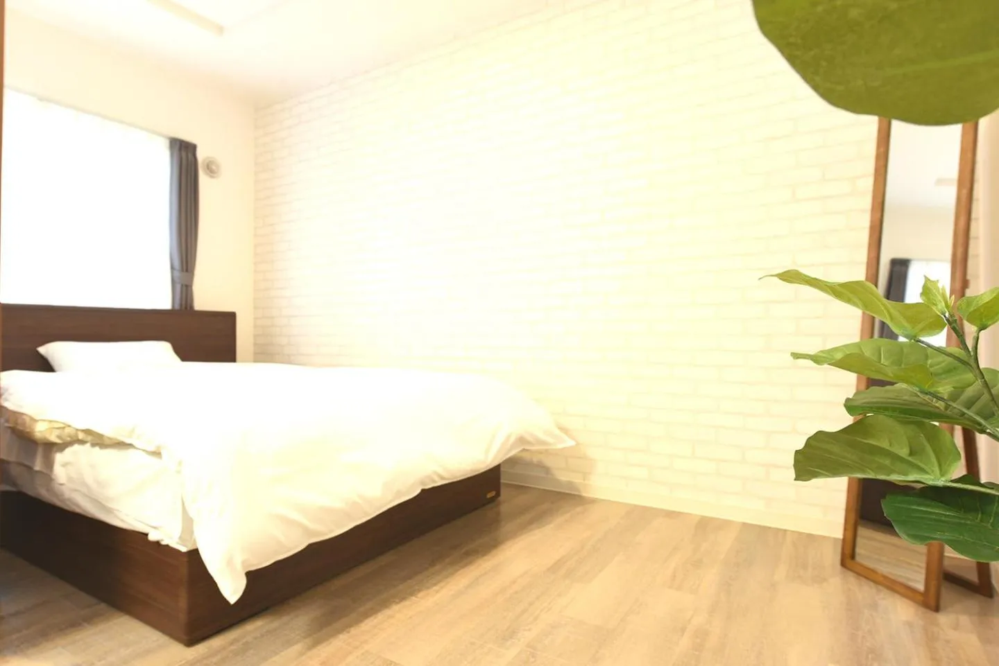 Bed in GLASS Yamahana EAST