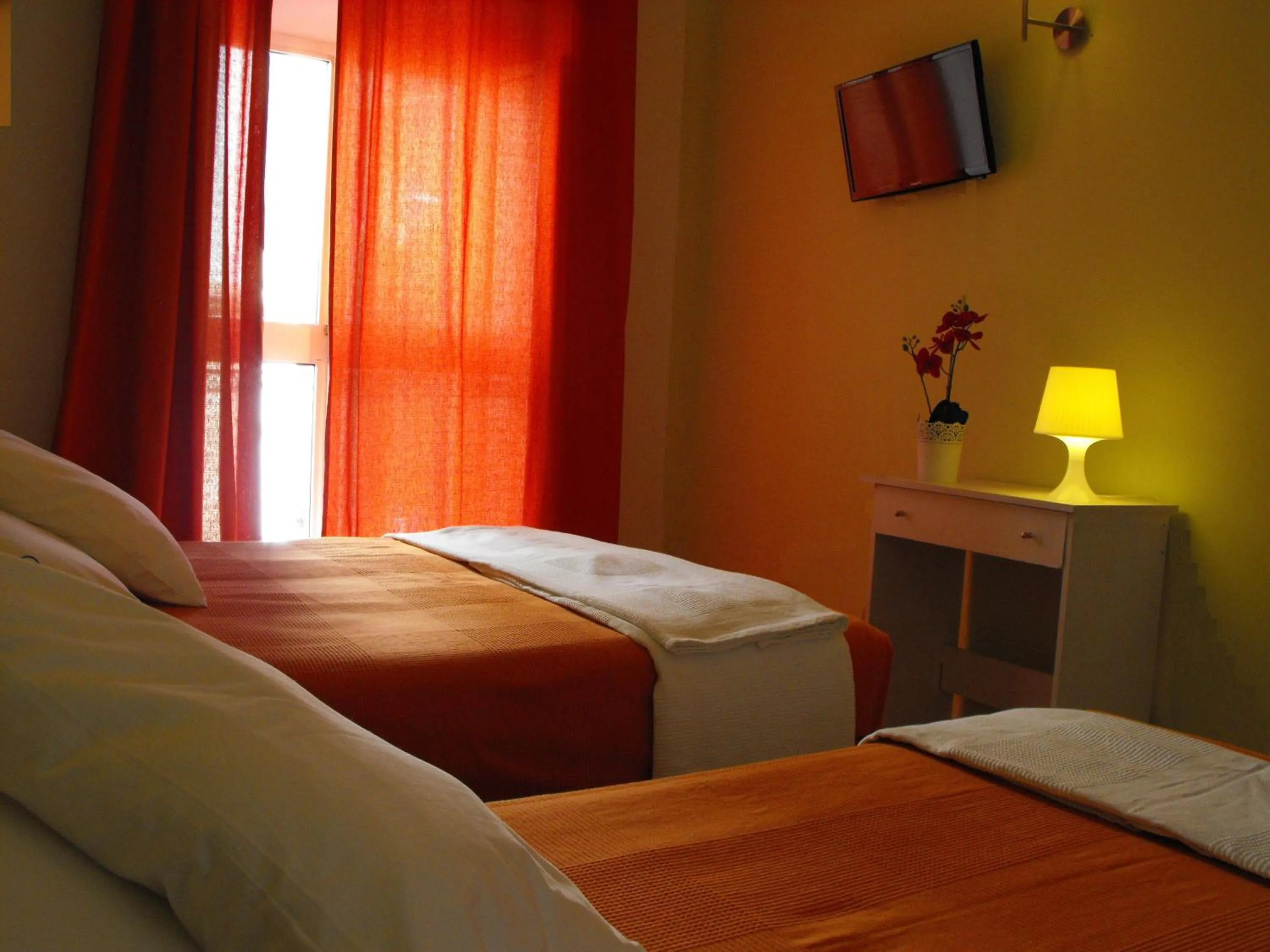 Balcony/Terrace, Bed in Hostal Santa Catalina