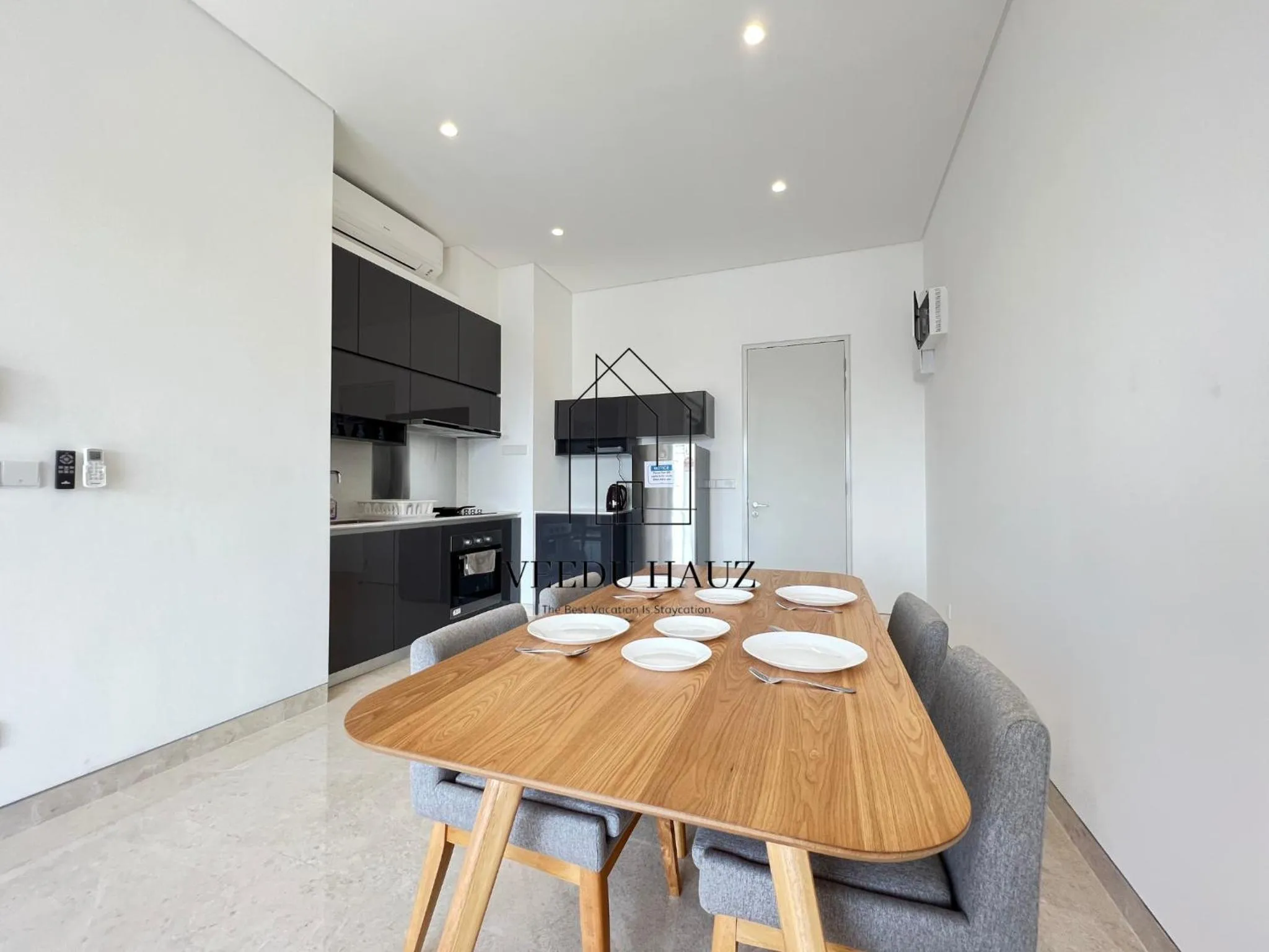 Kitchen or kitchenette in Lucentia Residences BBCC at Lalaport Kuala Lumpur by Veedu Hauz