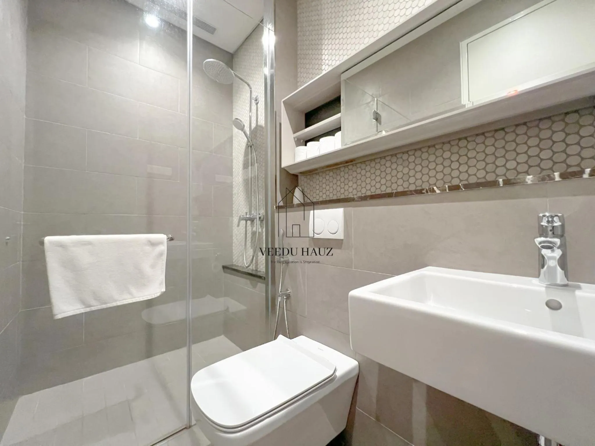 Toilet in Lucentia Residences BBCC at Lalaport Kuala Lumpur by Veedu Hauz