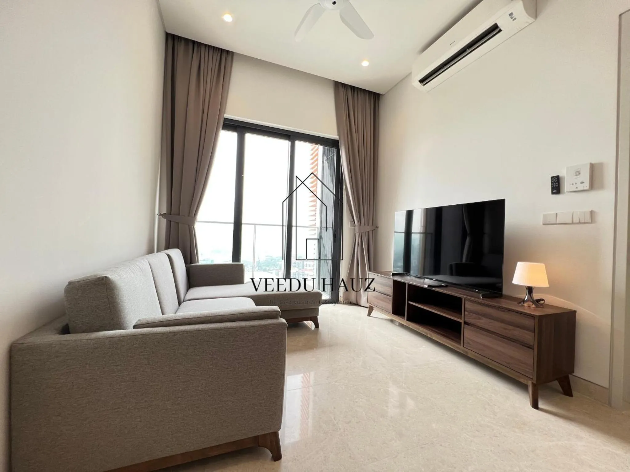 TV and multimedia in Lucentia Residences BBCC at Lalaport Kuala Lumpur by Veedu Hauz