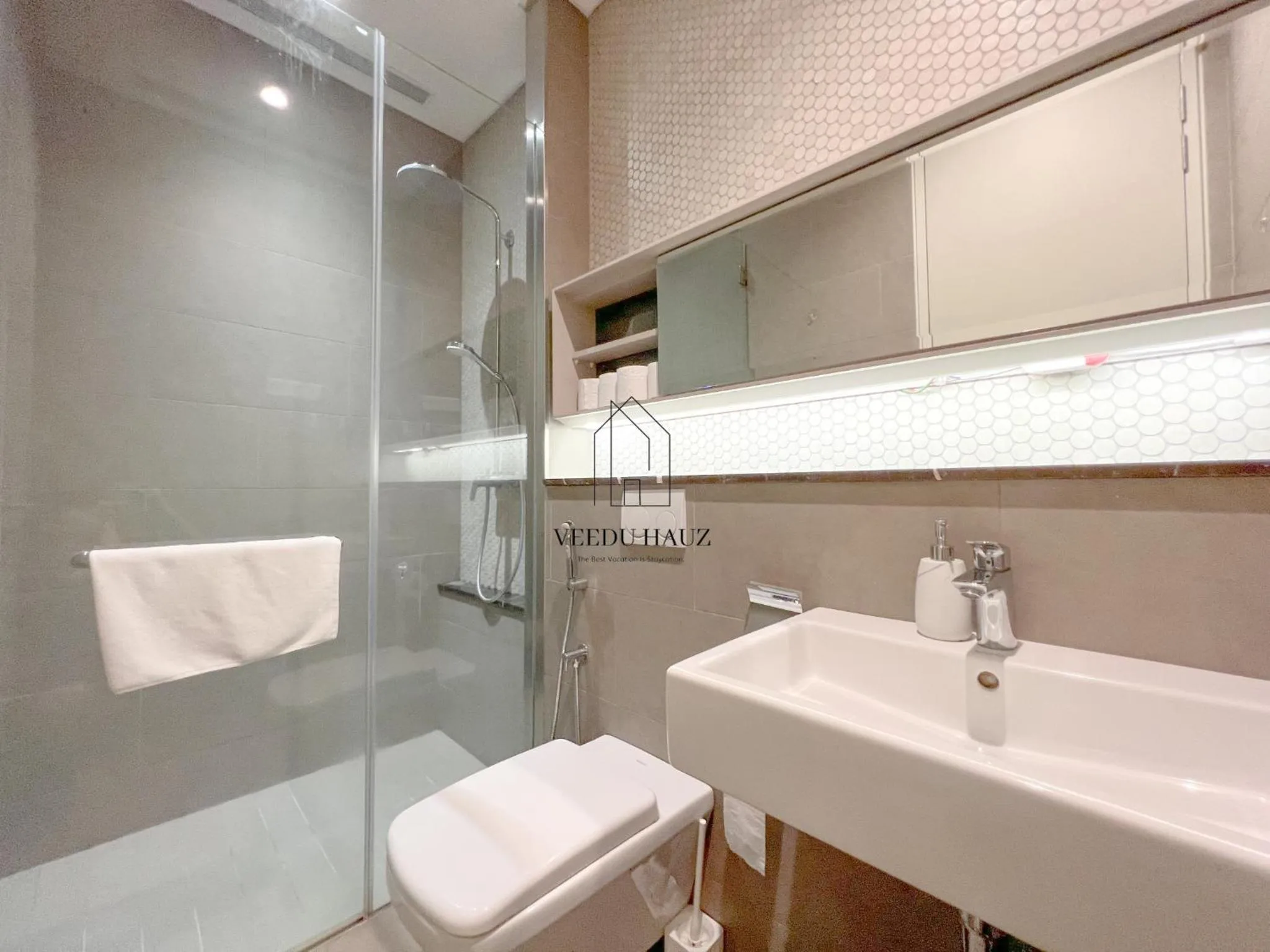 Shower in Lucentia Residences BBCC at Lalaport Kuala Lumpur by Veedu Hauz