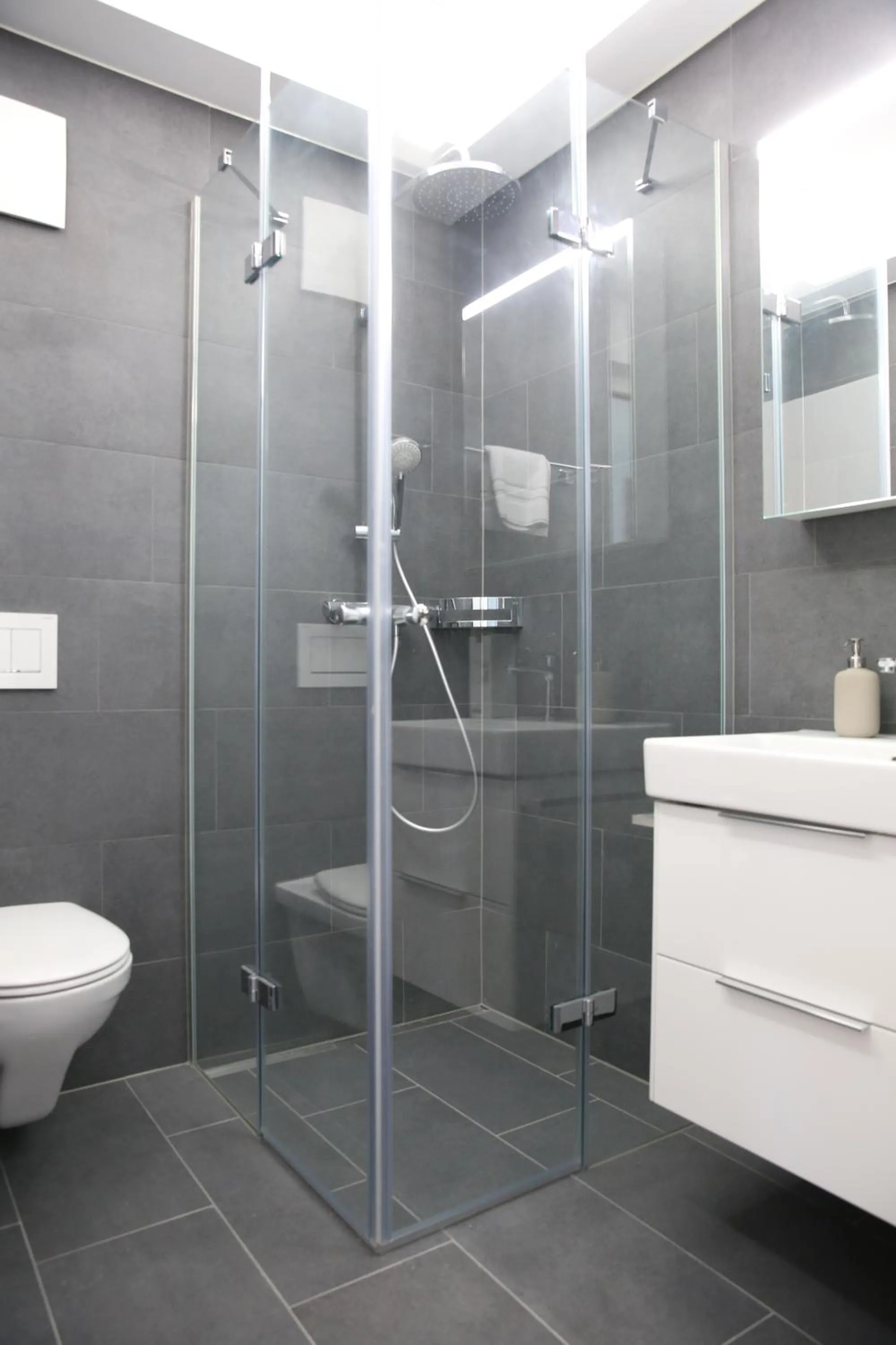Shower in Lamira - Serviced Apartments