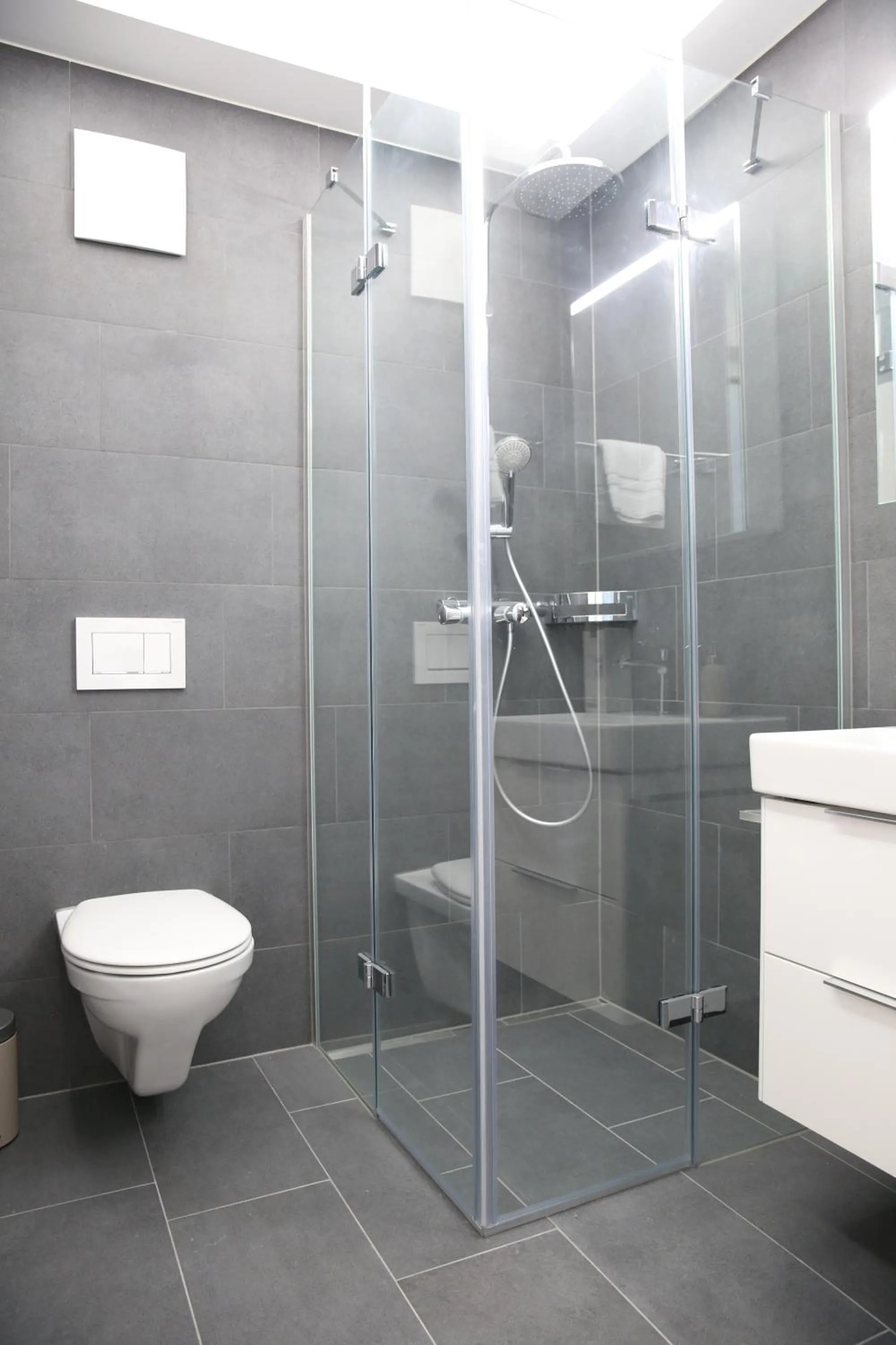 Shower in Lamira - Serviced Apartments