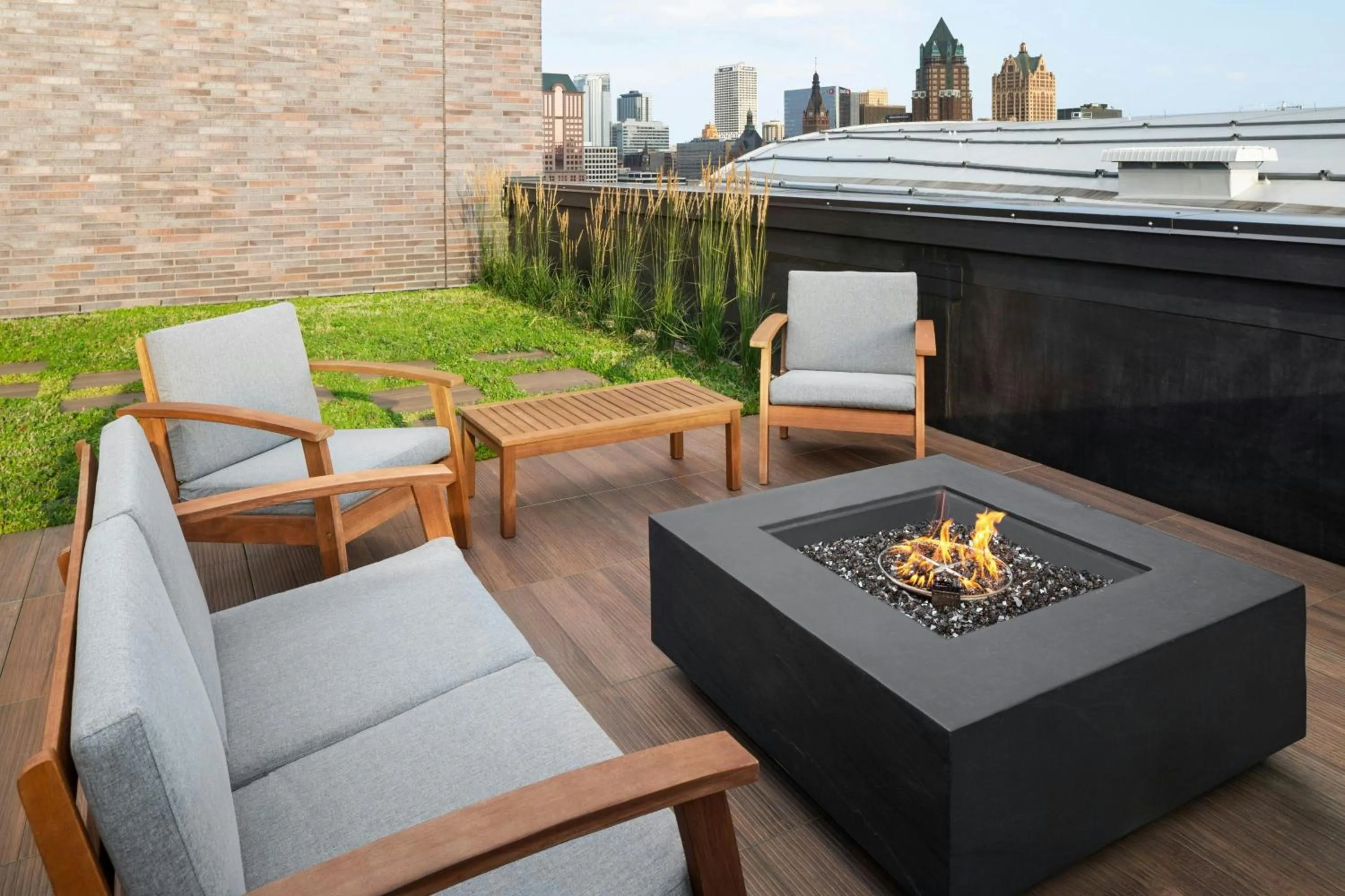 Photo of the whole room in The Trade, Autograph Collection