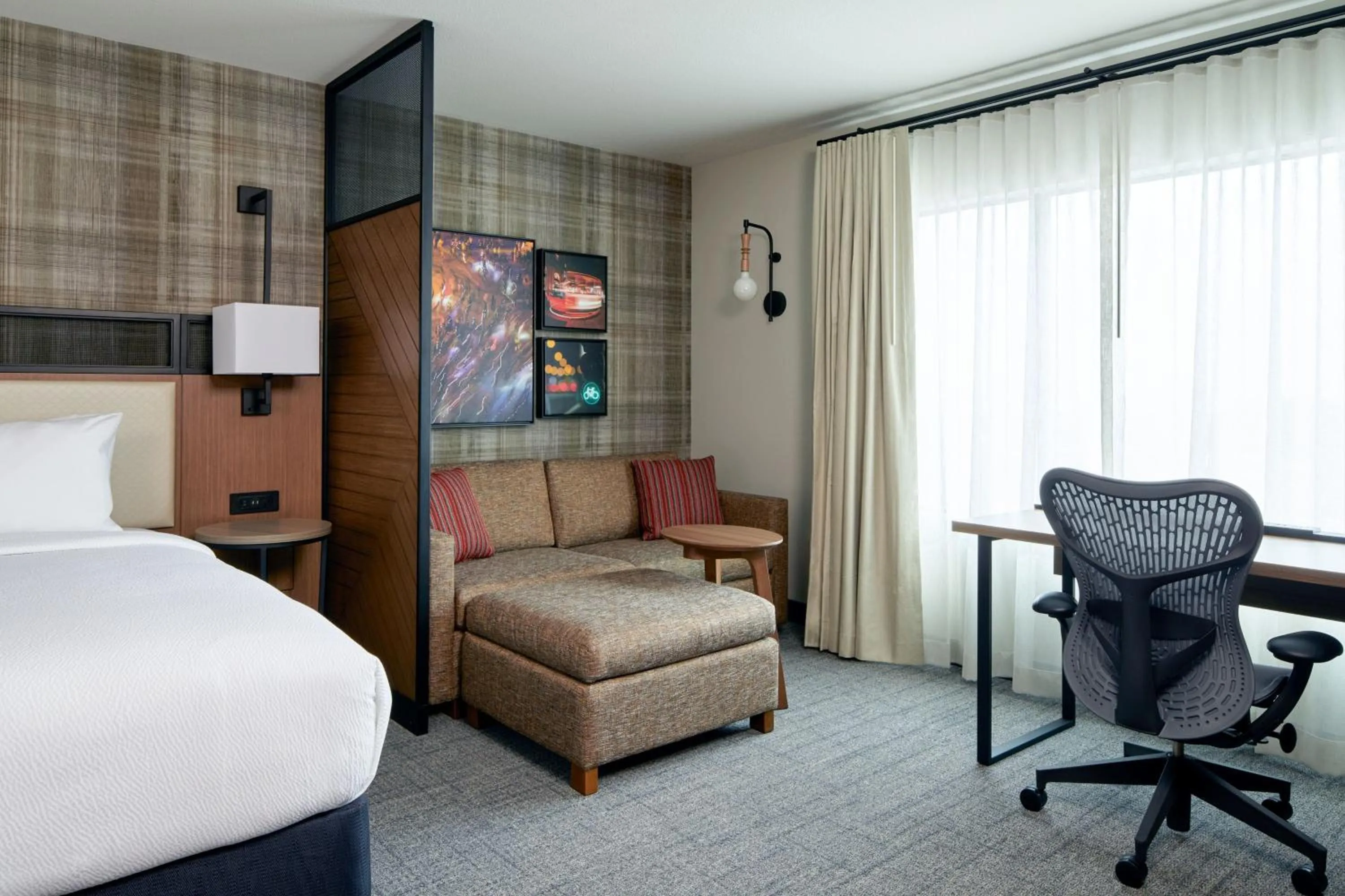 Photo of the whole room, Bed in Residence Inn by Marriott San Francisco Airport Millbrae Station