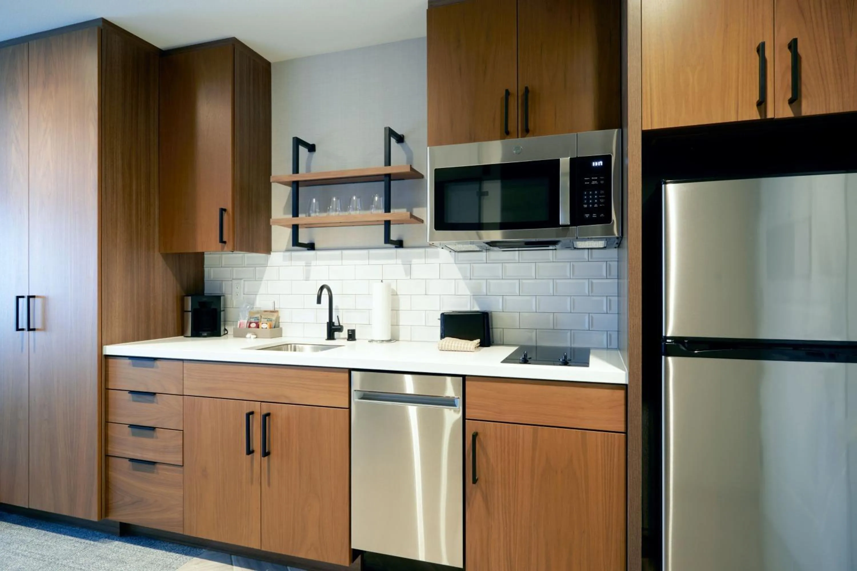 Kitchen or kitchenette in Residence Inn by Marriott San Francisco Airport Millbrae Station