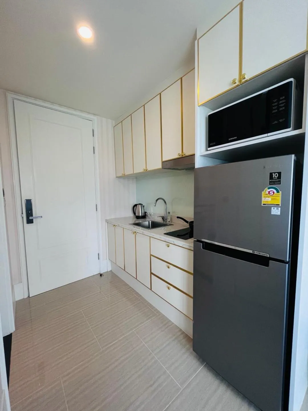 Kitchen or kitchenette in FLORIDA GARDEN PATTAYA