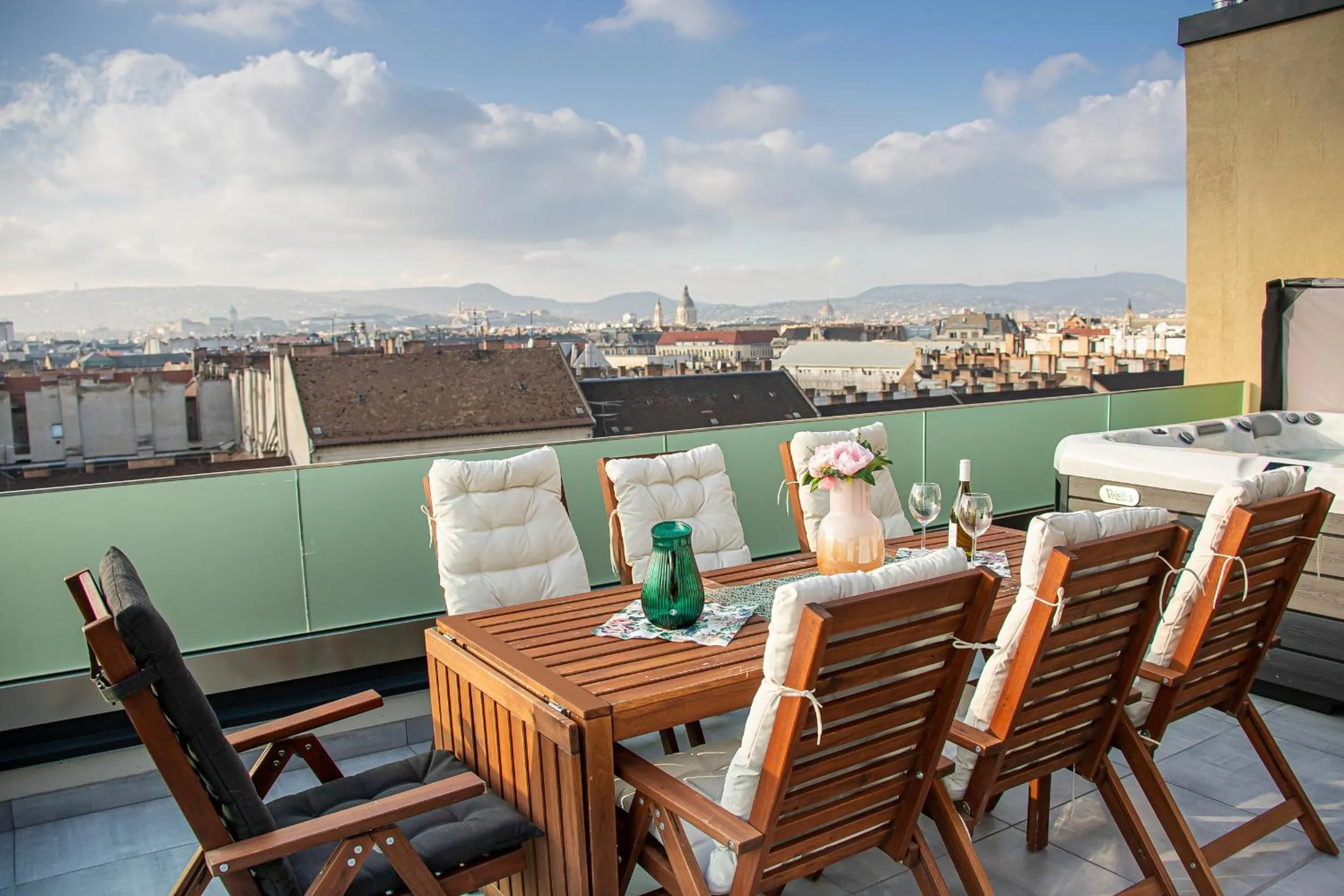 Centropolitan Penthouse - Jacuzzi - 2 Free Parking - Self Check-In