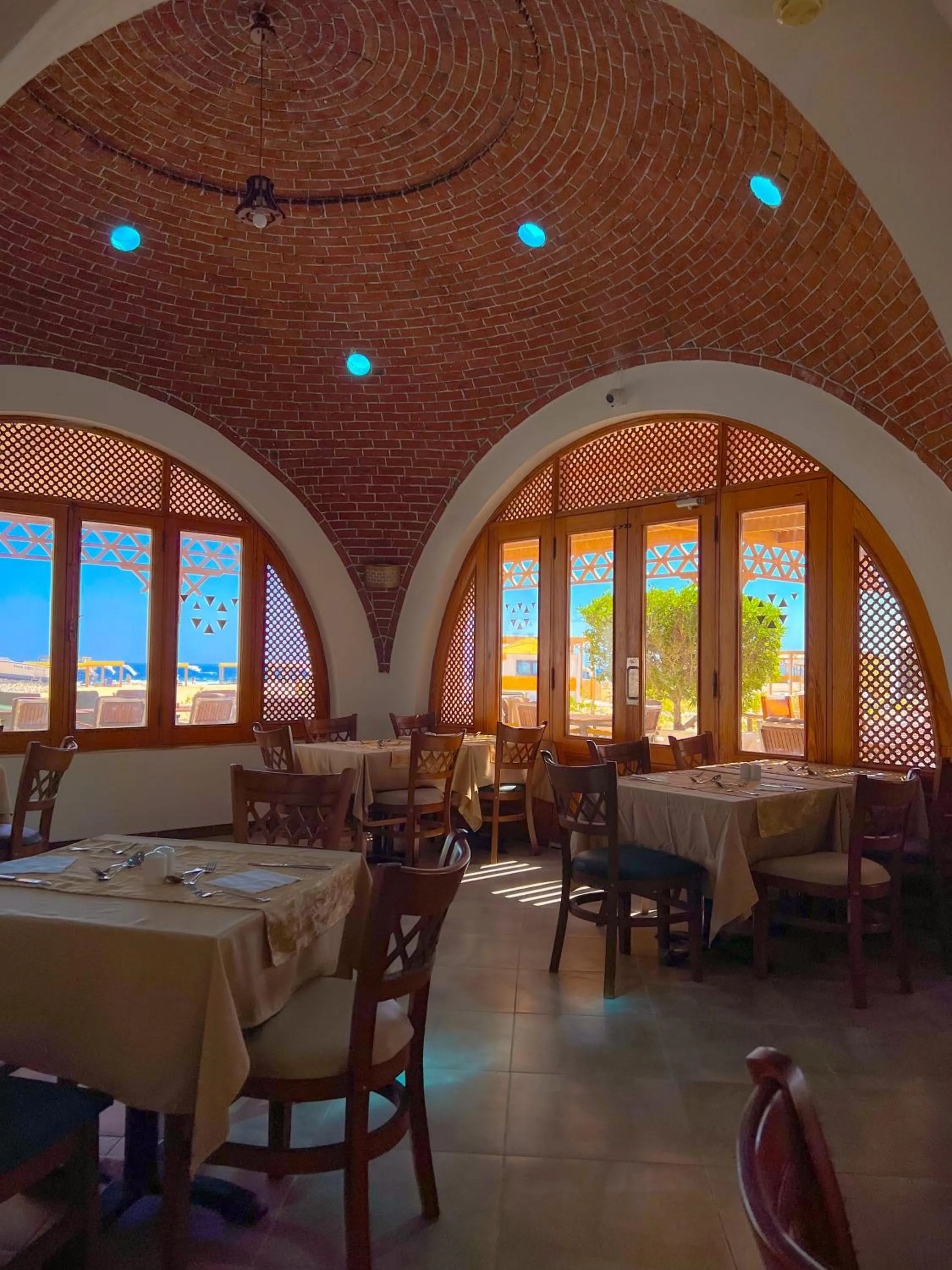 Restaurant/places to eat in Beach safari nubian resort