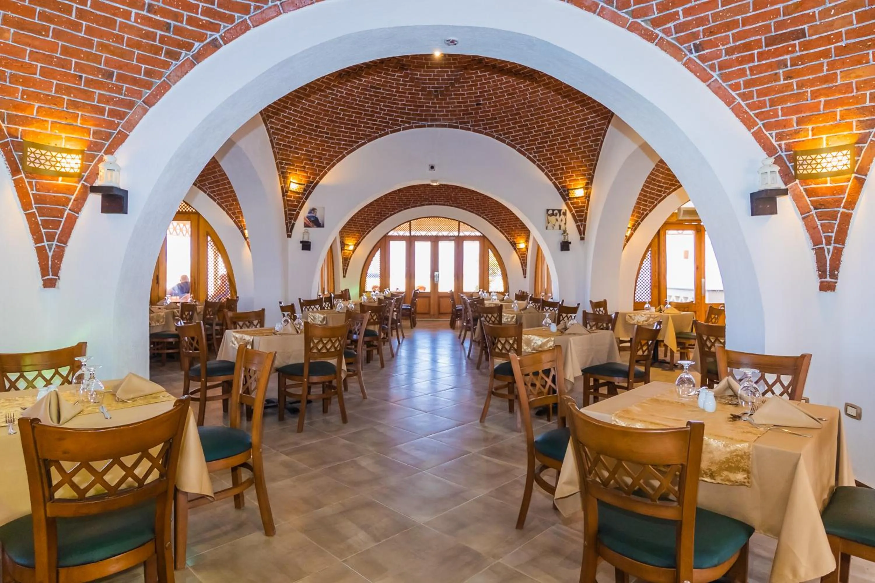 Restaurant/places to eat in Beach safari nubian resort