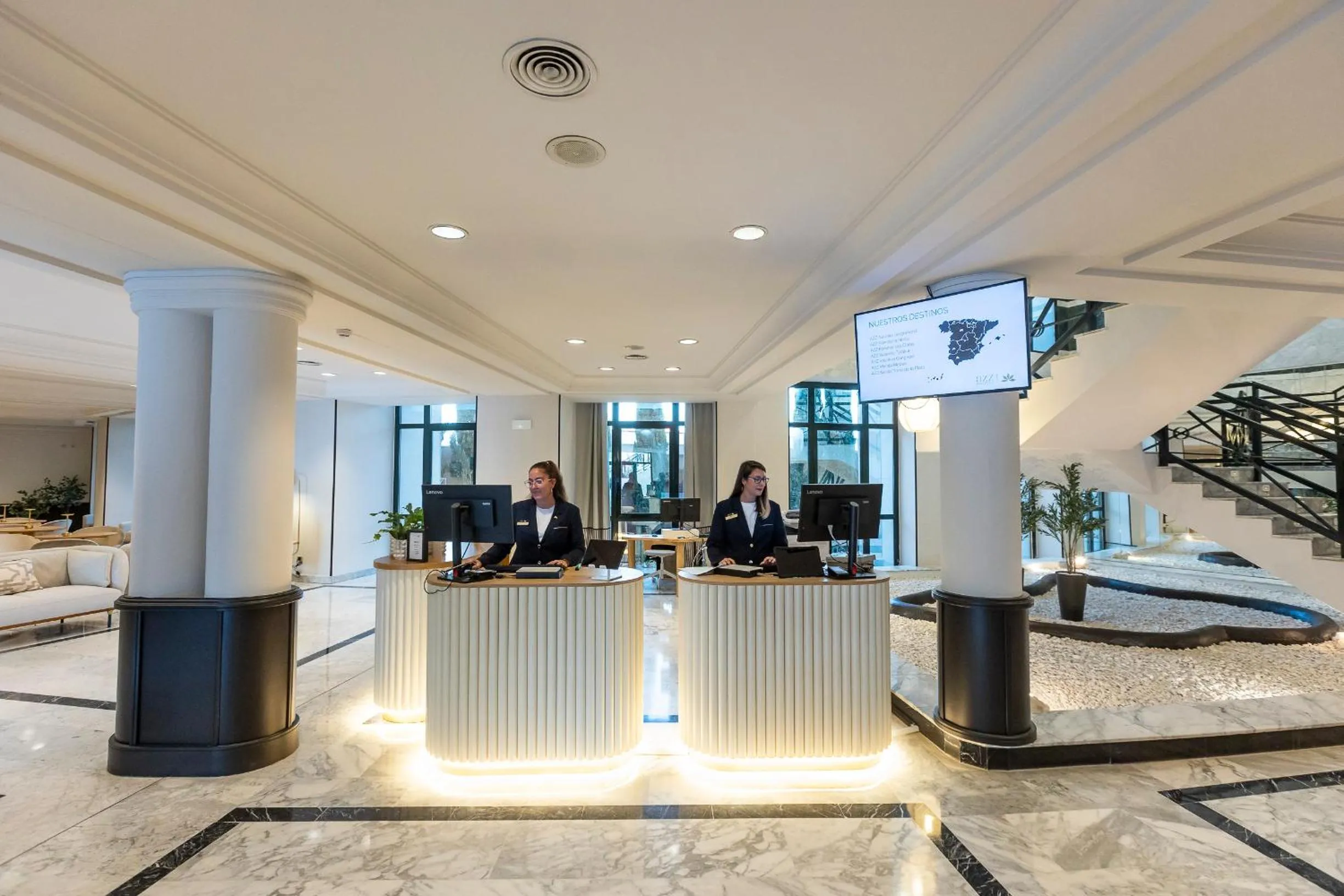 Lobby or reception in AZZ Mérida Medea Hotel