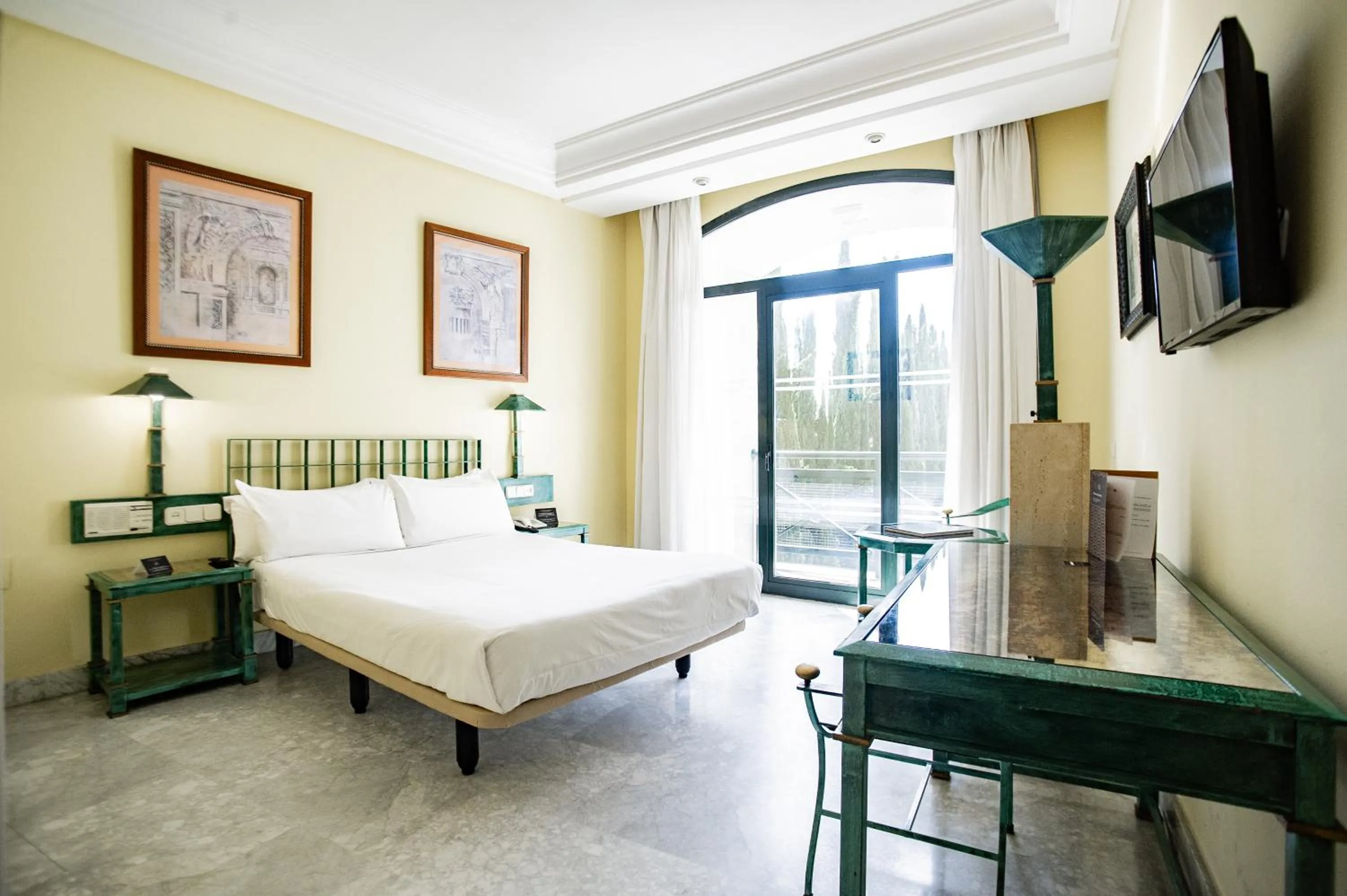 Photo of the whole room, Bed in AZZ Mérida Medea Hotel