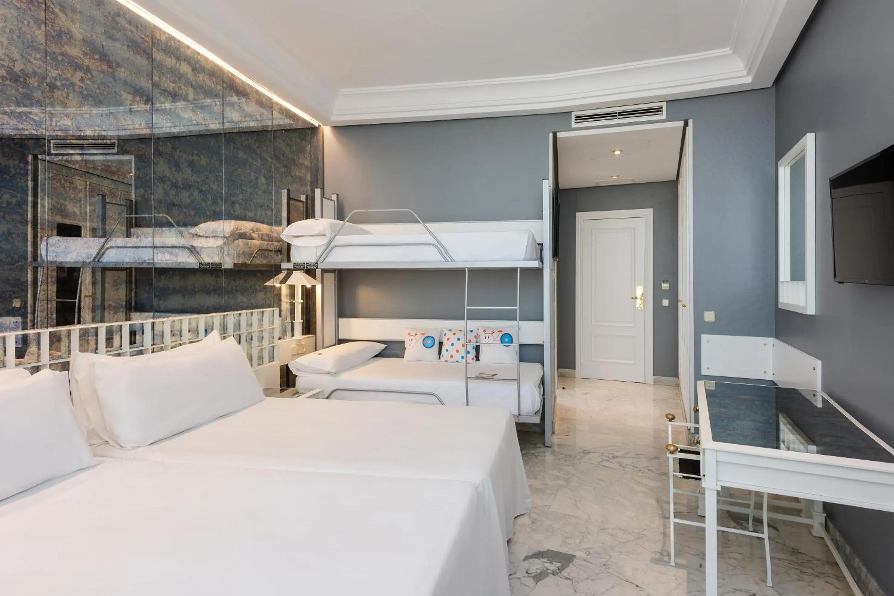 Family Room in AZZ Mérida Medea Hotel Family Room in AZZ Mérida Medea Hotel