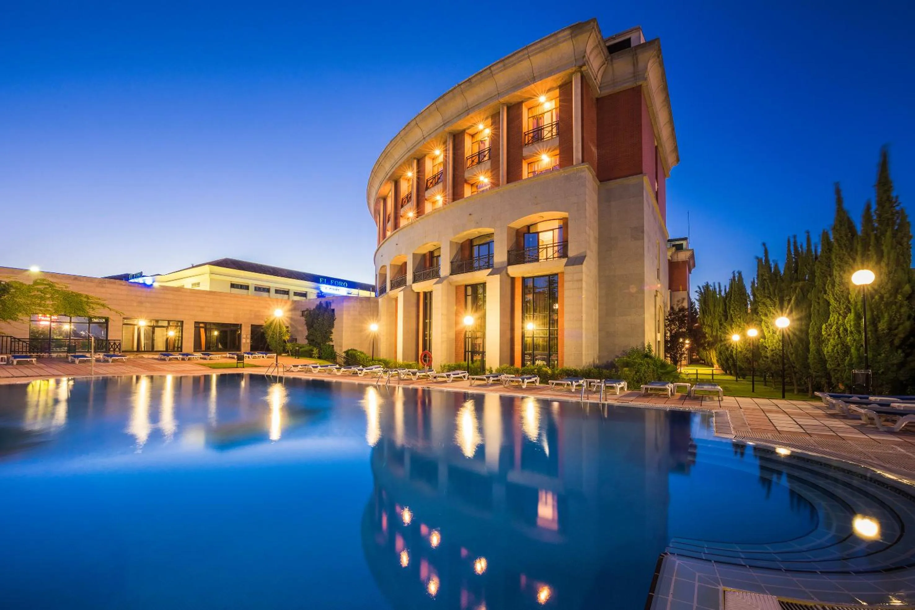 Swimming pool in AZZ Mérida Medea Hotel