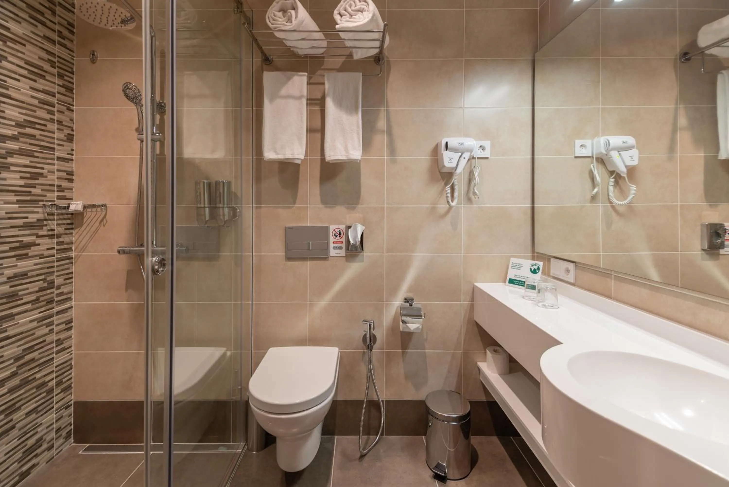 Shower in Hayasa Hotel Yerevan